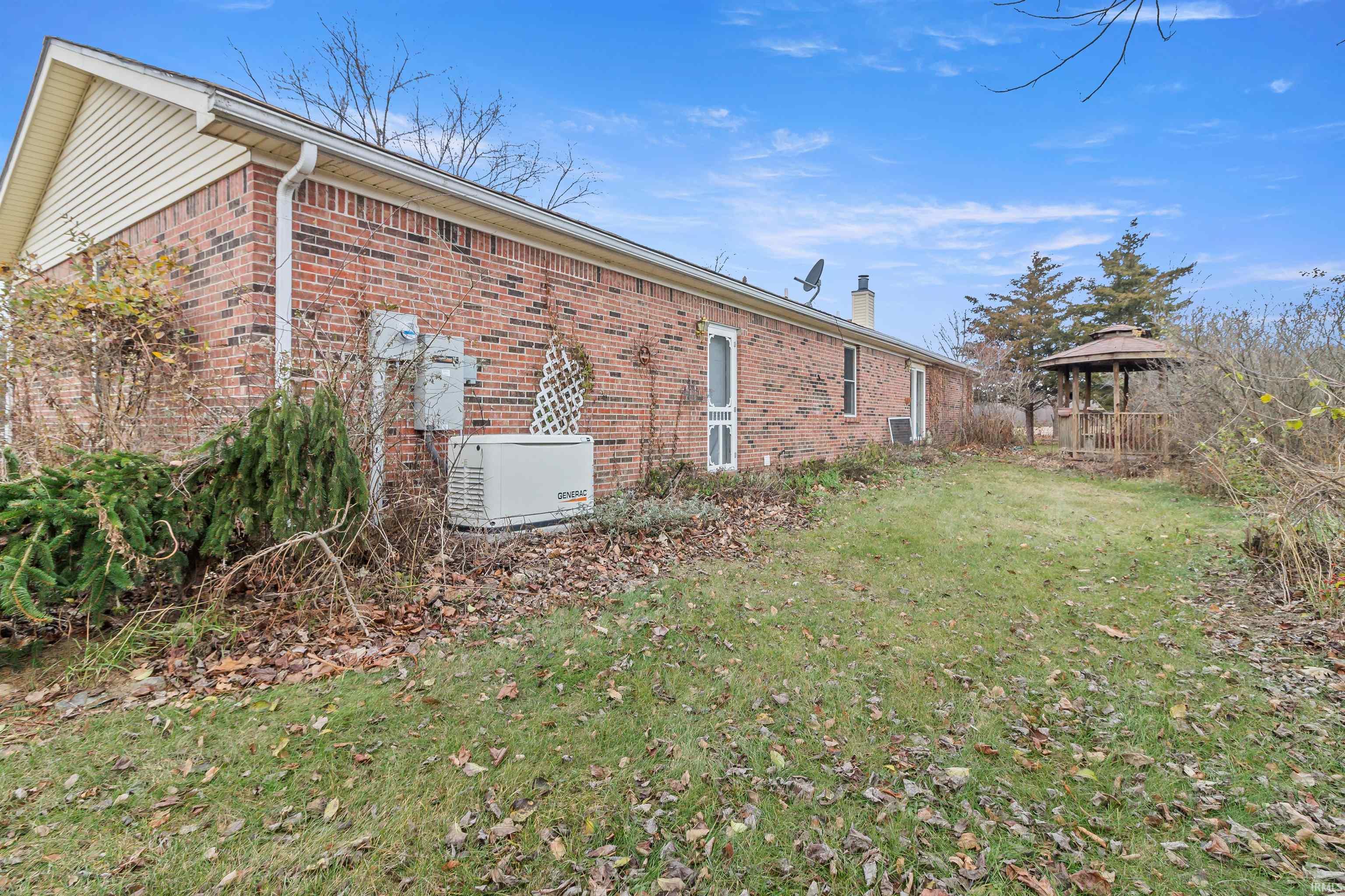 9261 E 1061 South
