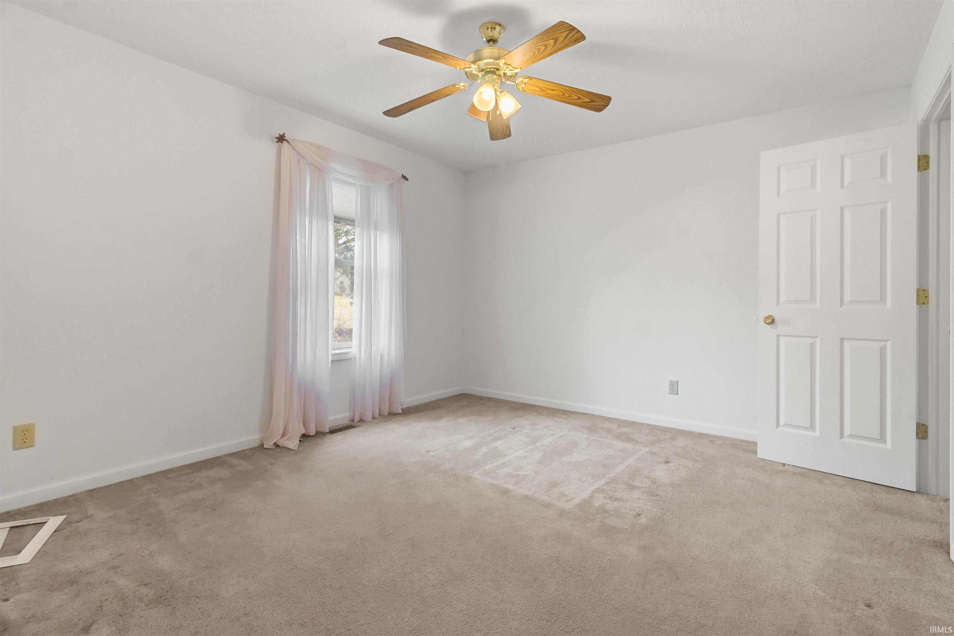 9261 E 1061 South