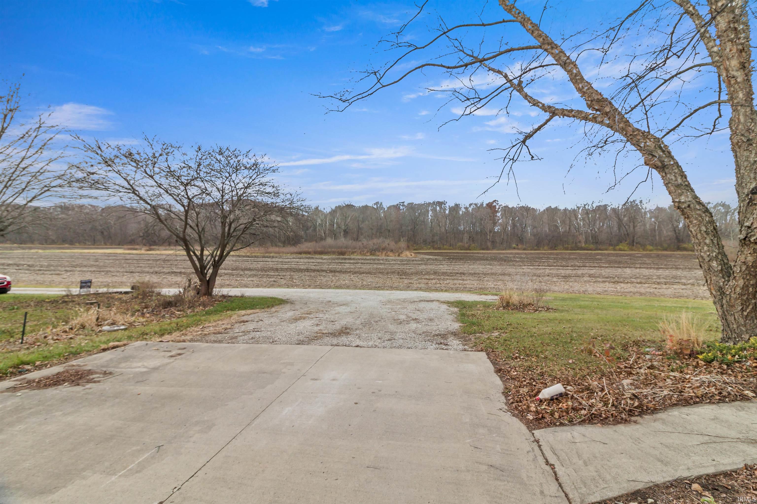 9261 E 1061 South