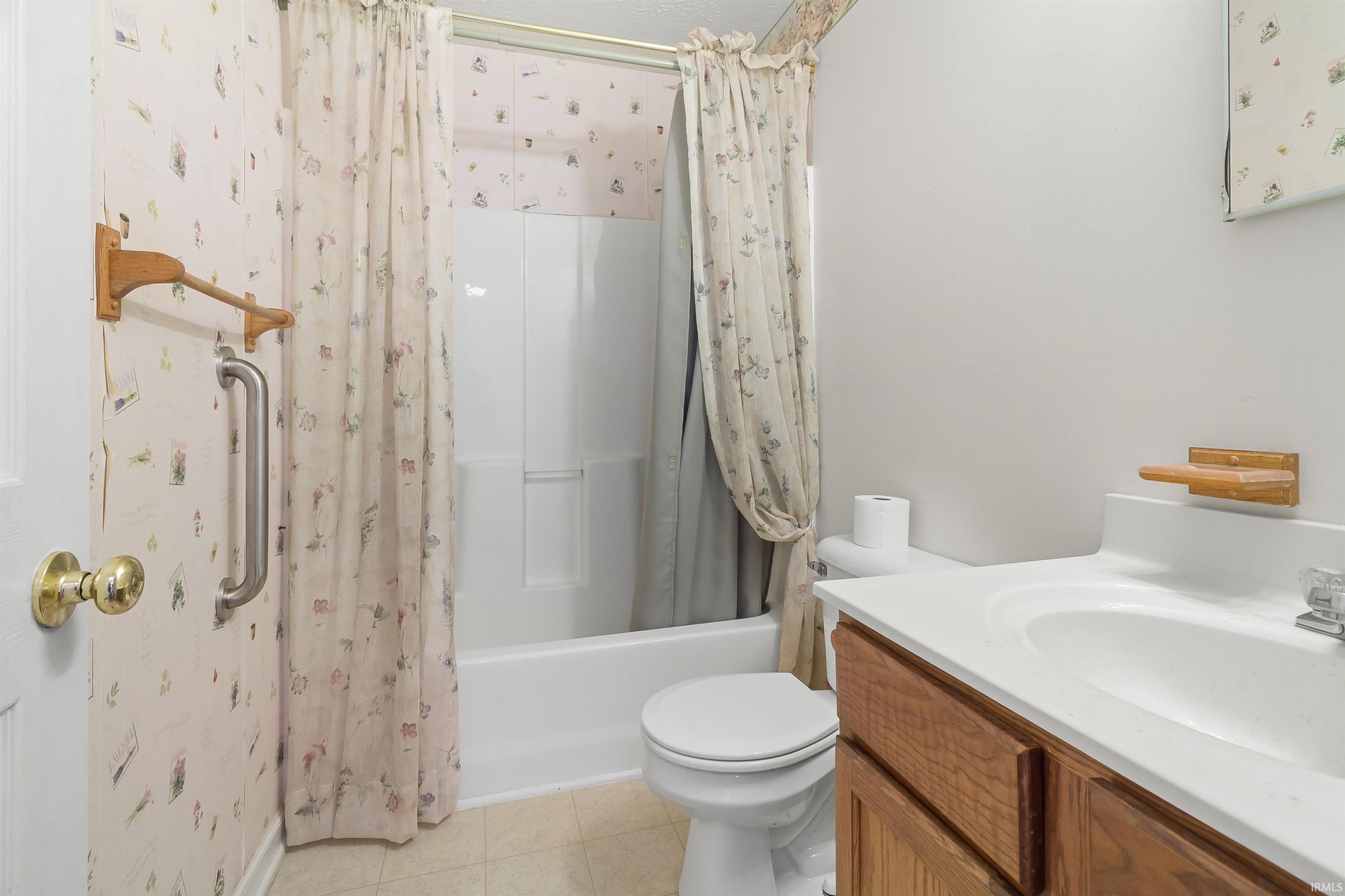 9261 E 1061 South