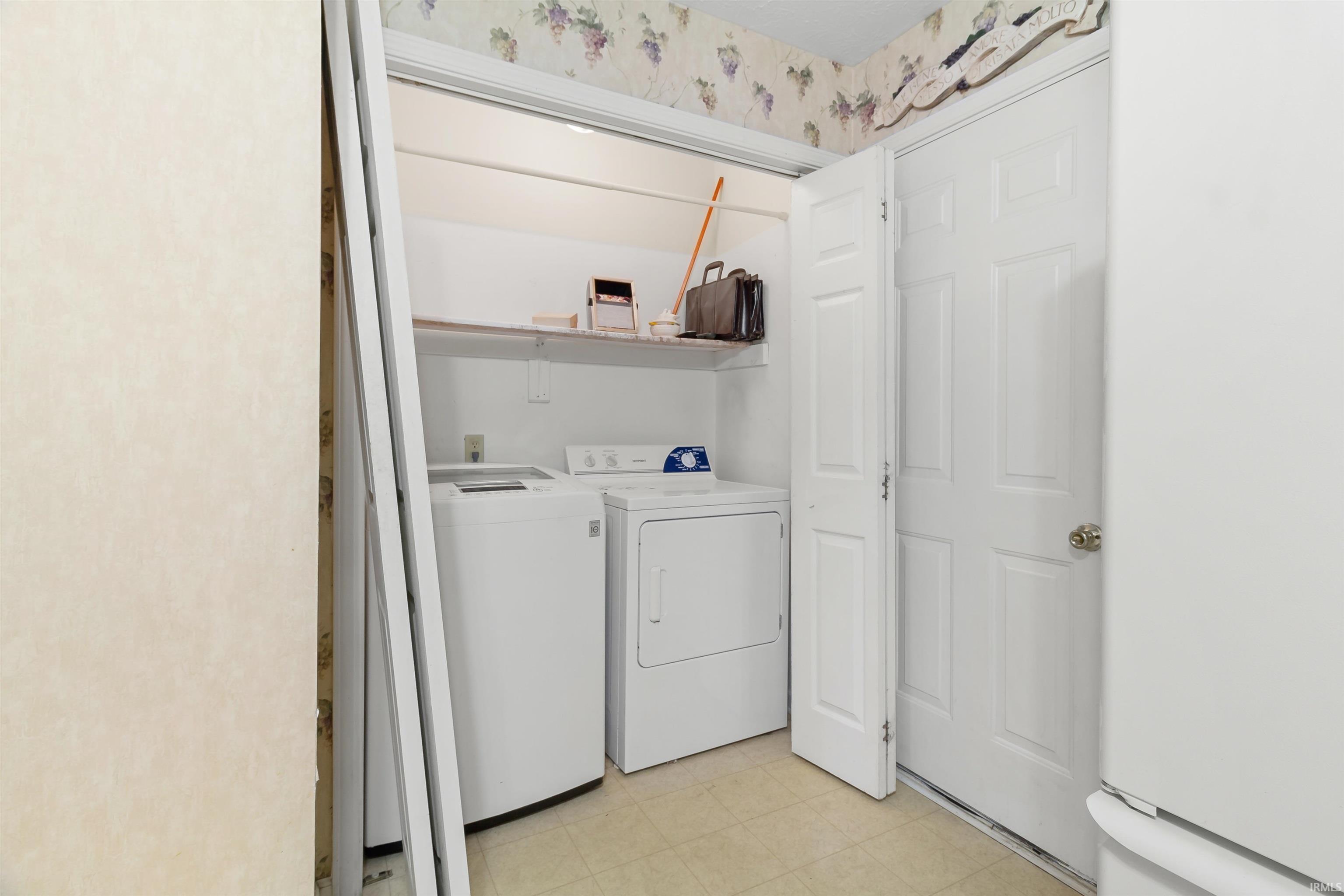 9261 E 1061 South