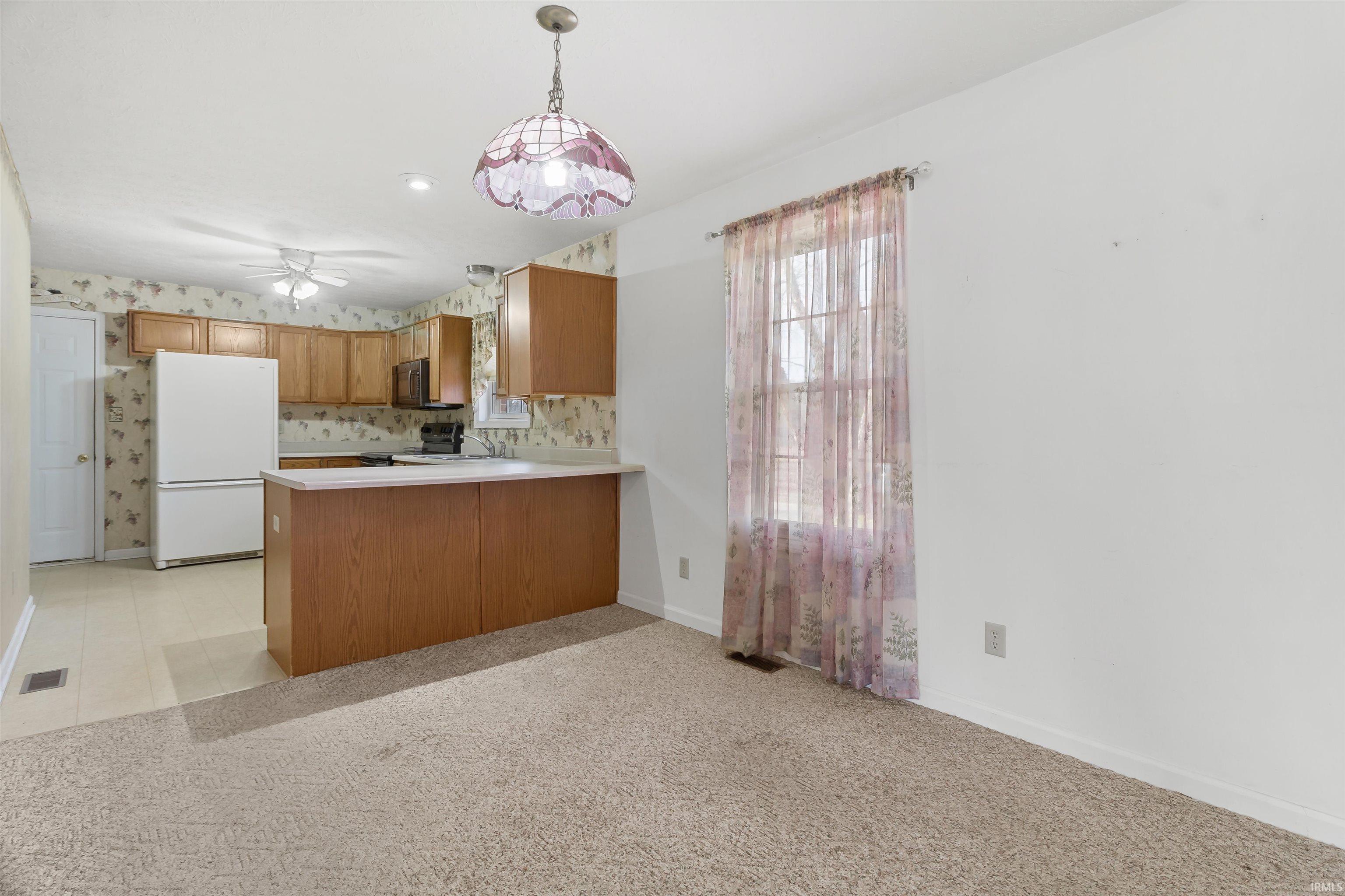 9261 E 1061 South