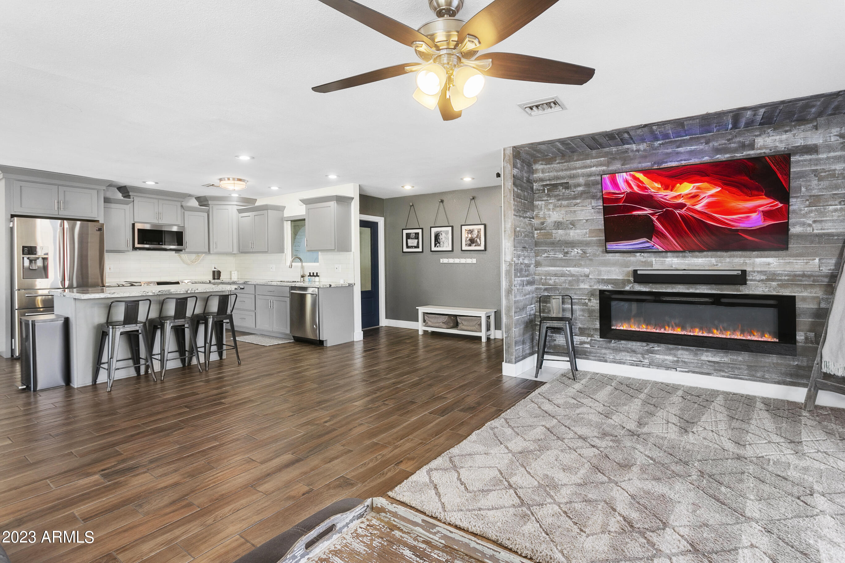 8133 E OSBORN Road