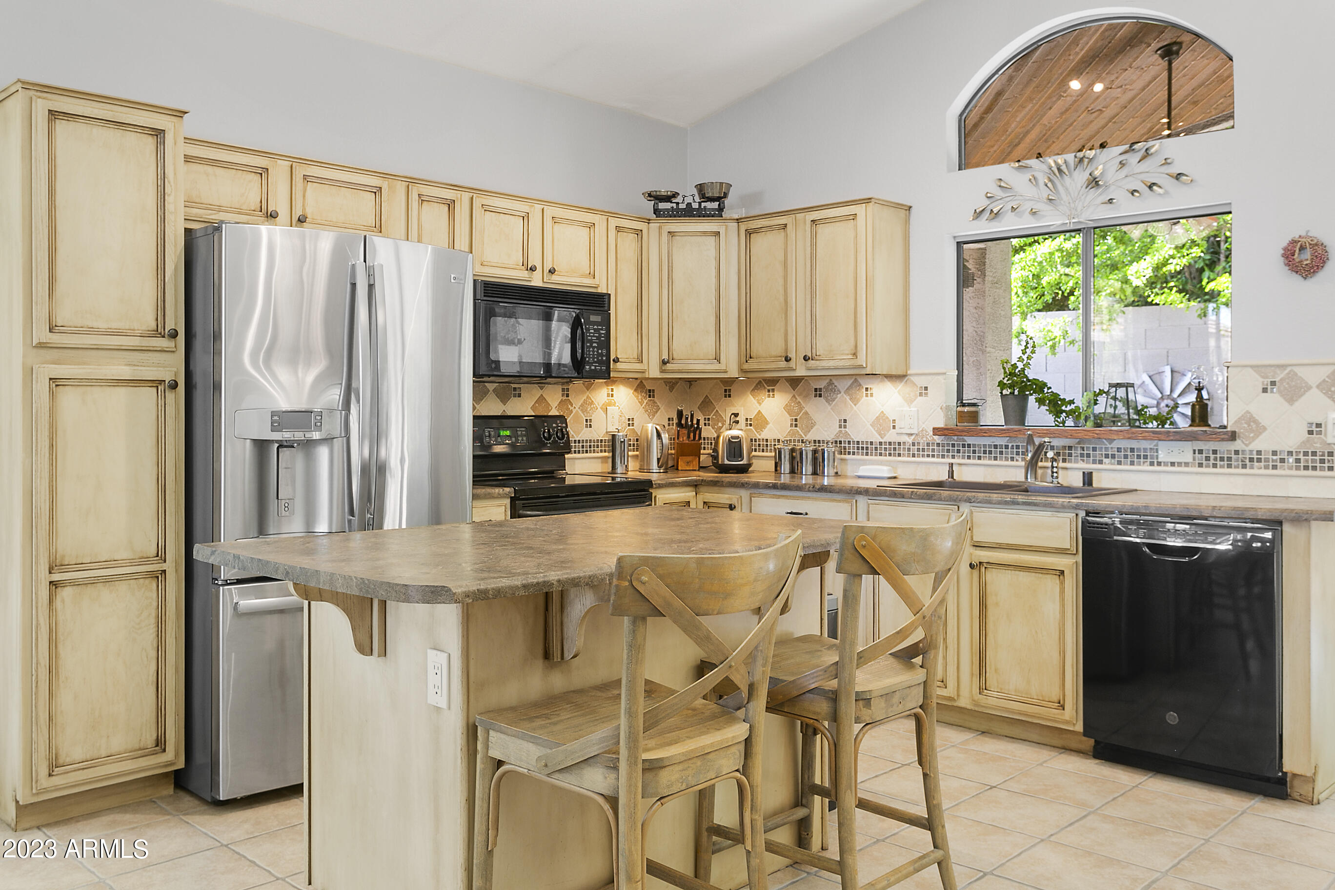 2121 E MENADOTA Drive