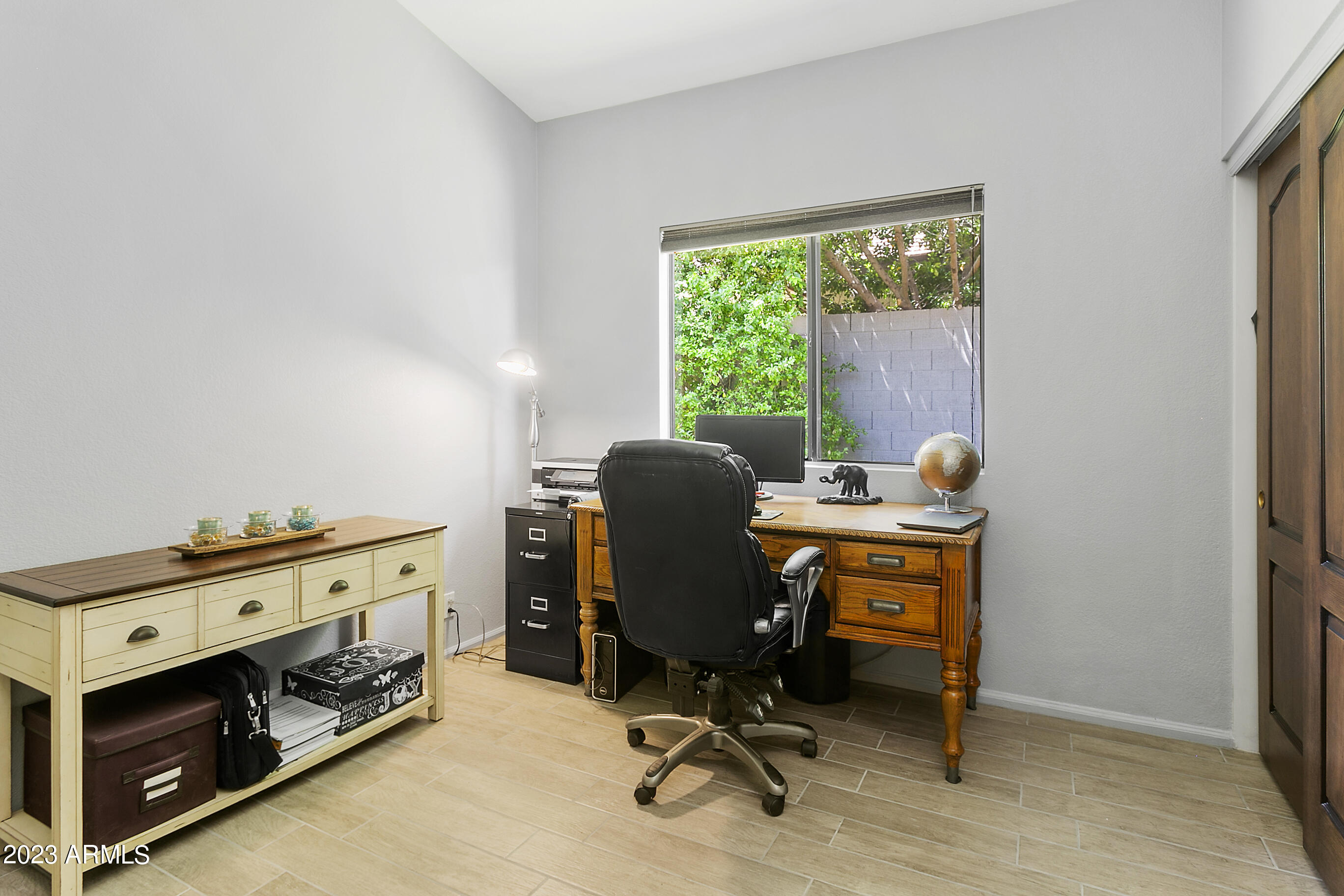 2121 E MENADOTA Drive