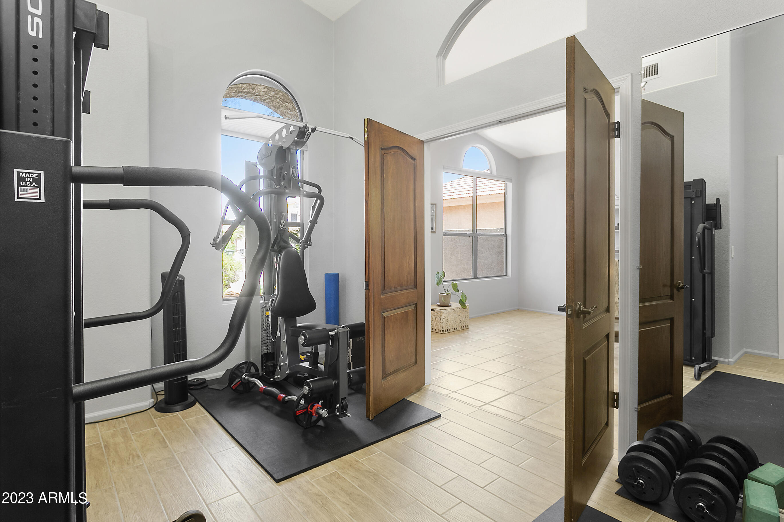 2121 E MENADOTA Drive