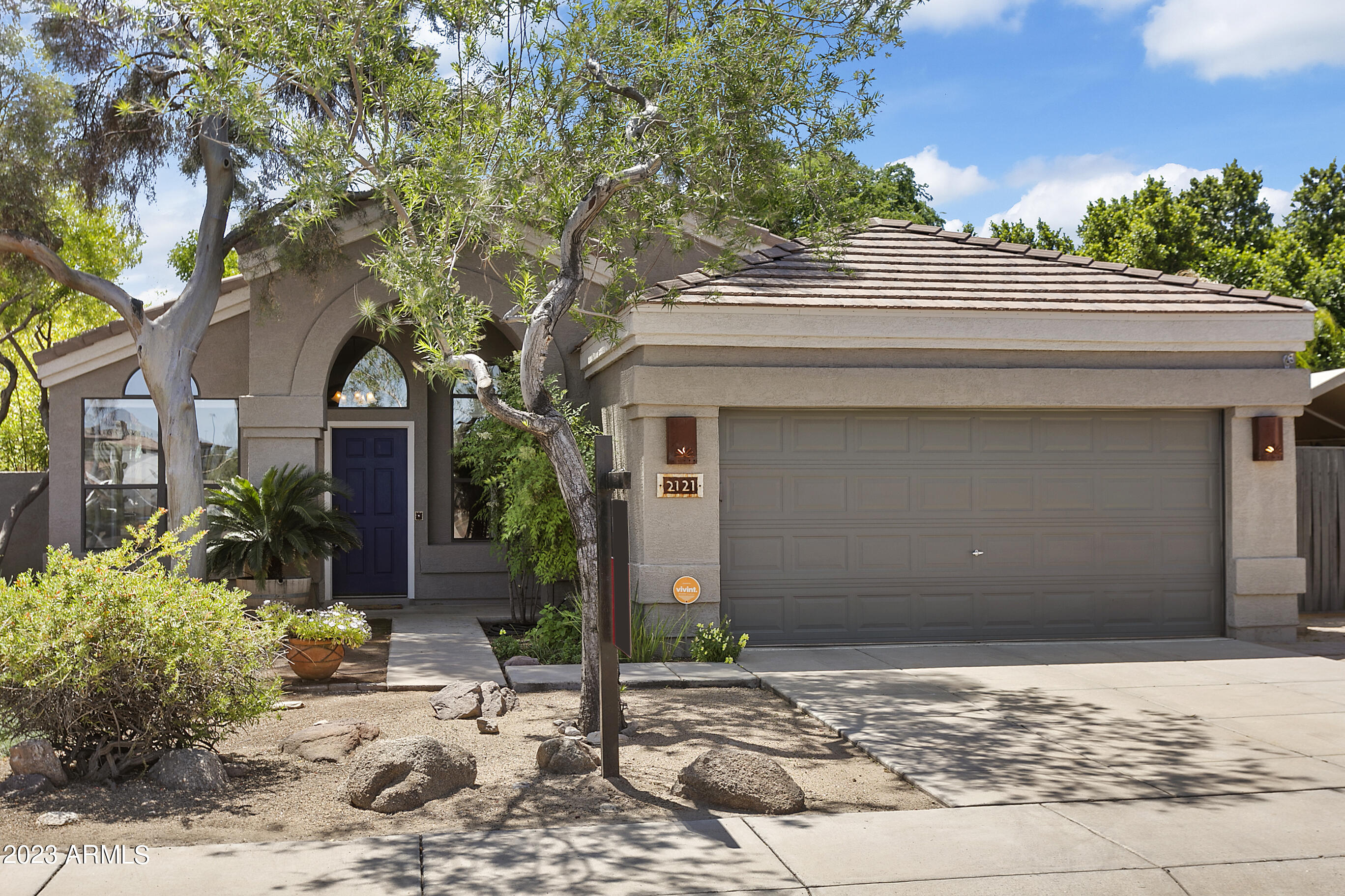 2121 E MENADOTA Drive