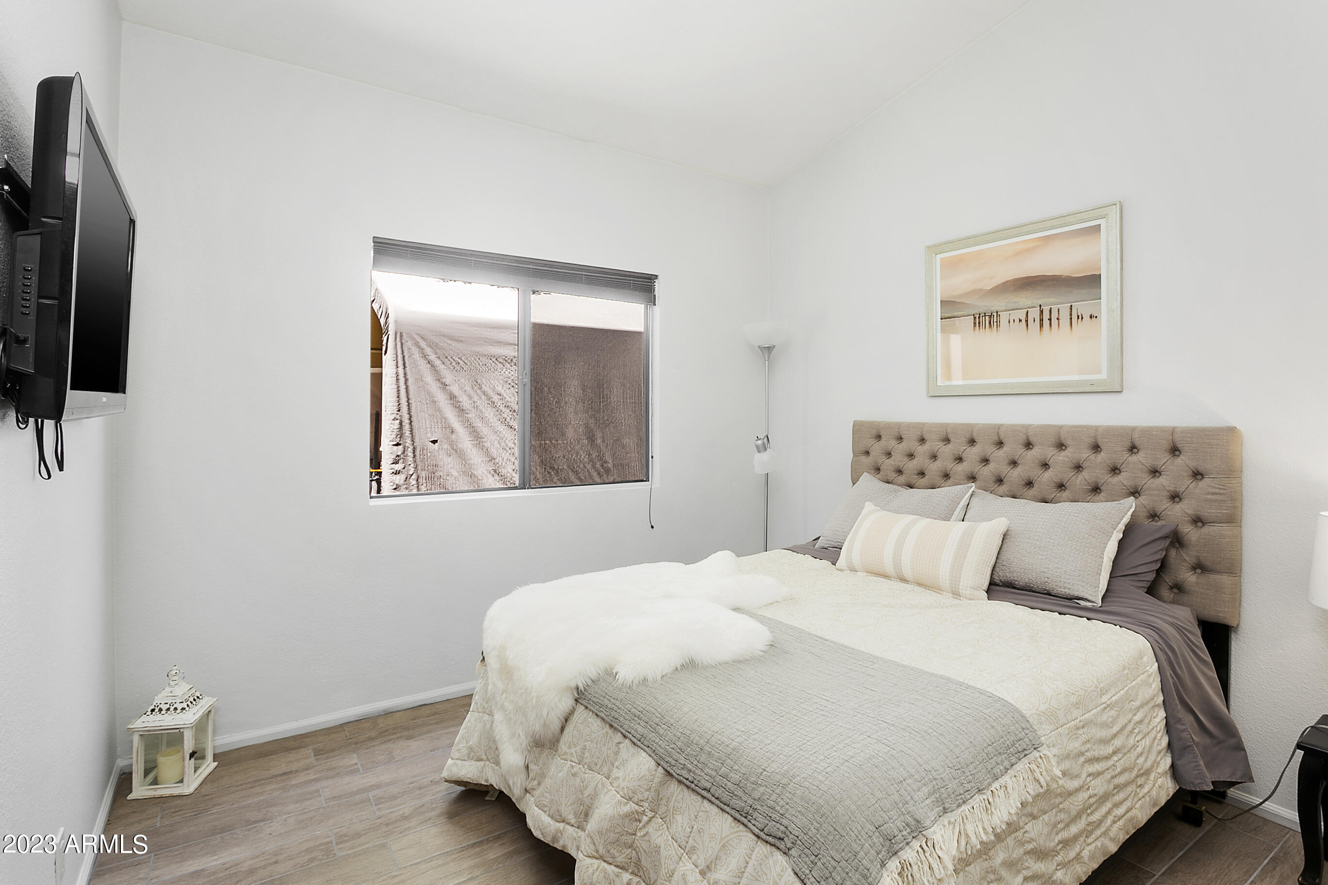 2121 E MENADOTA Drive