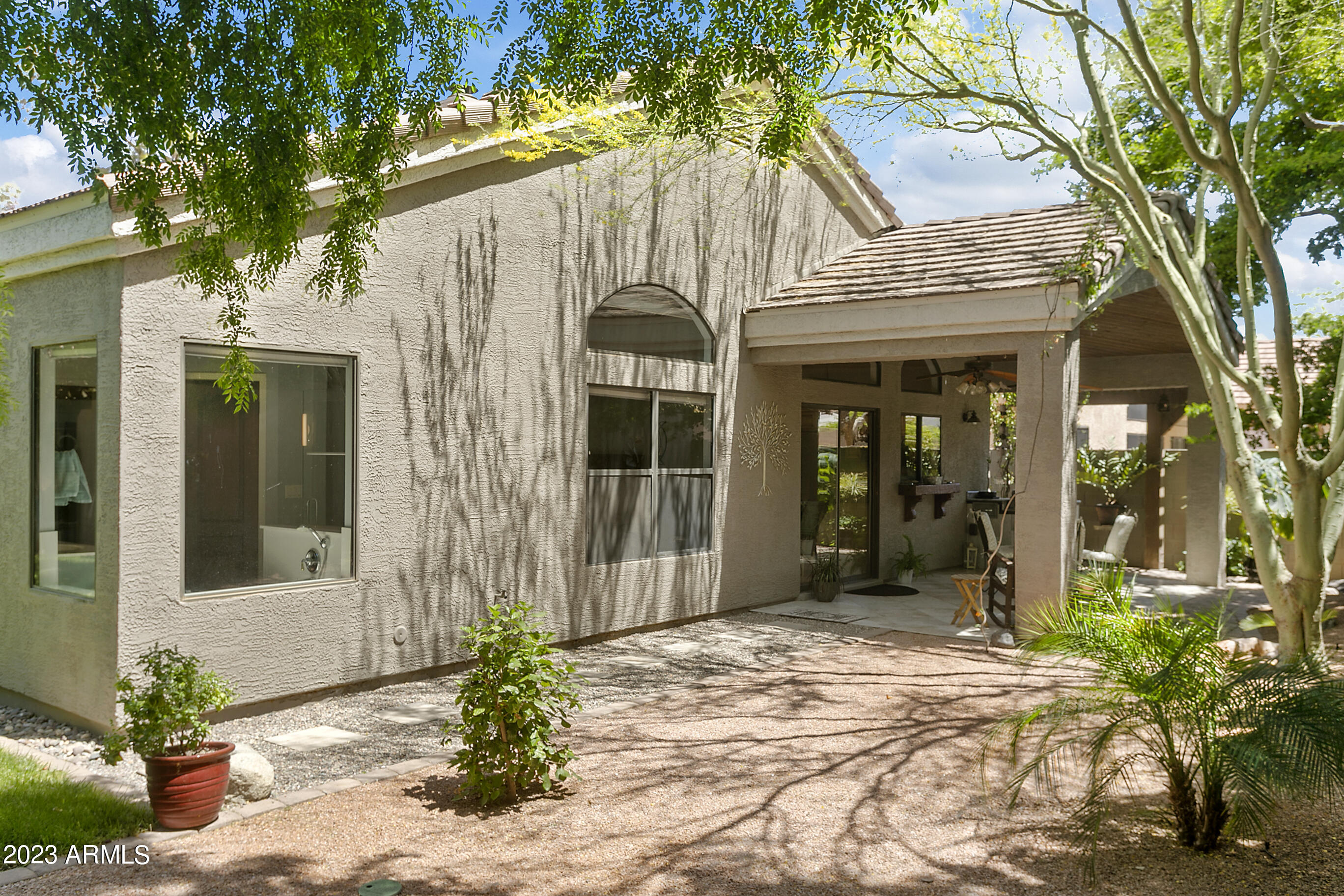 2121 E MENADOTA Drive