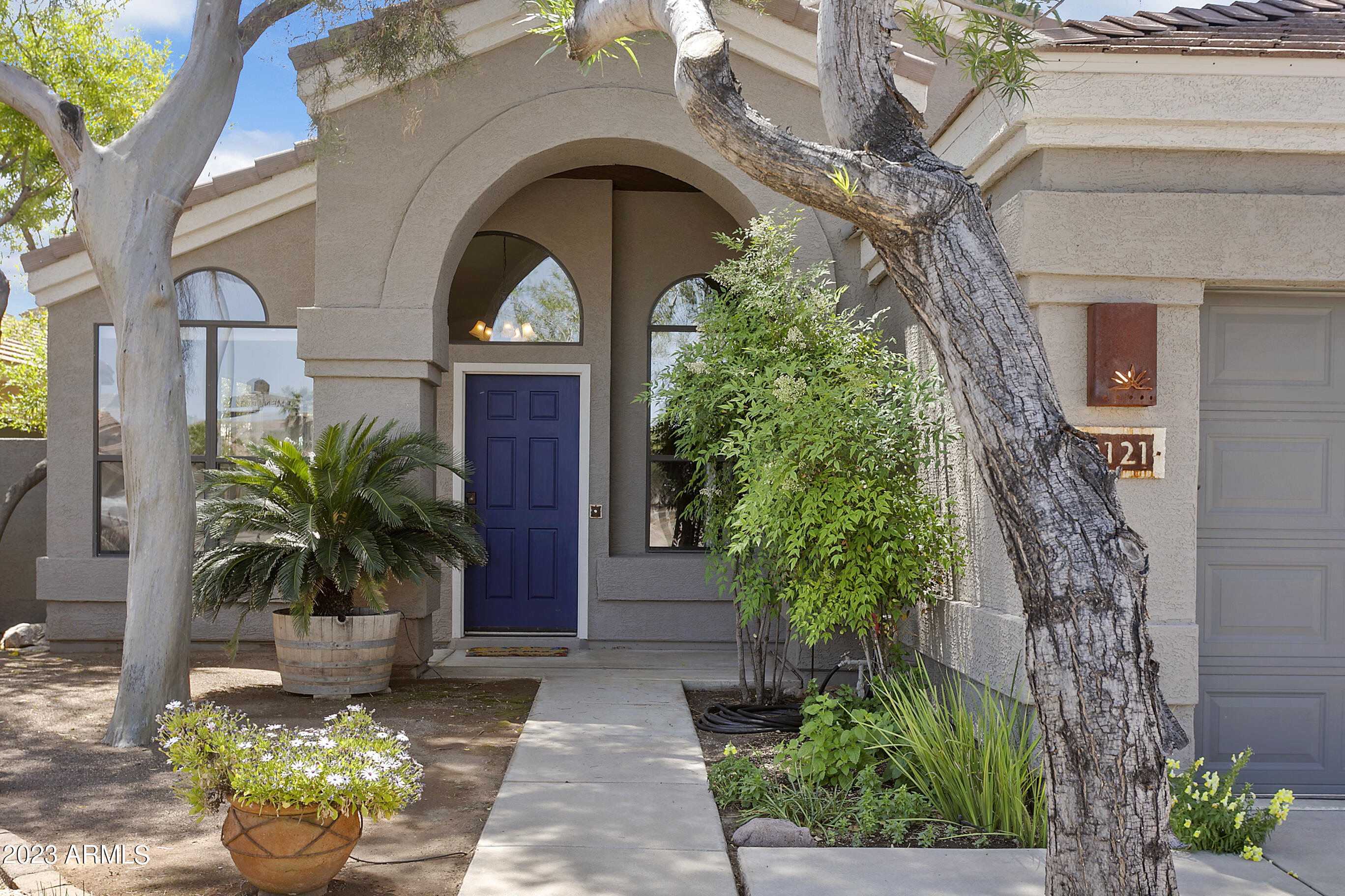 2121 E MENADOTA Drive