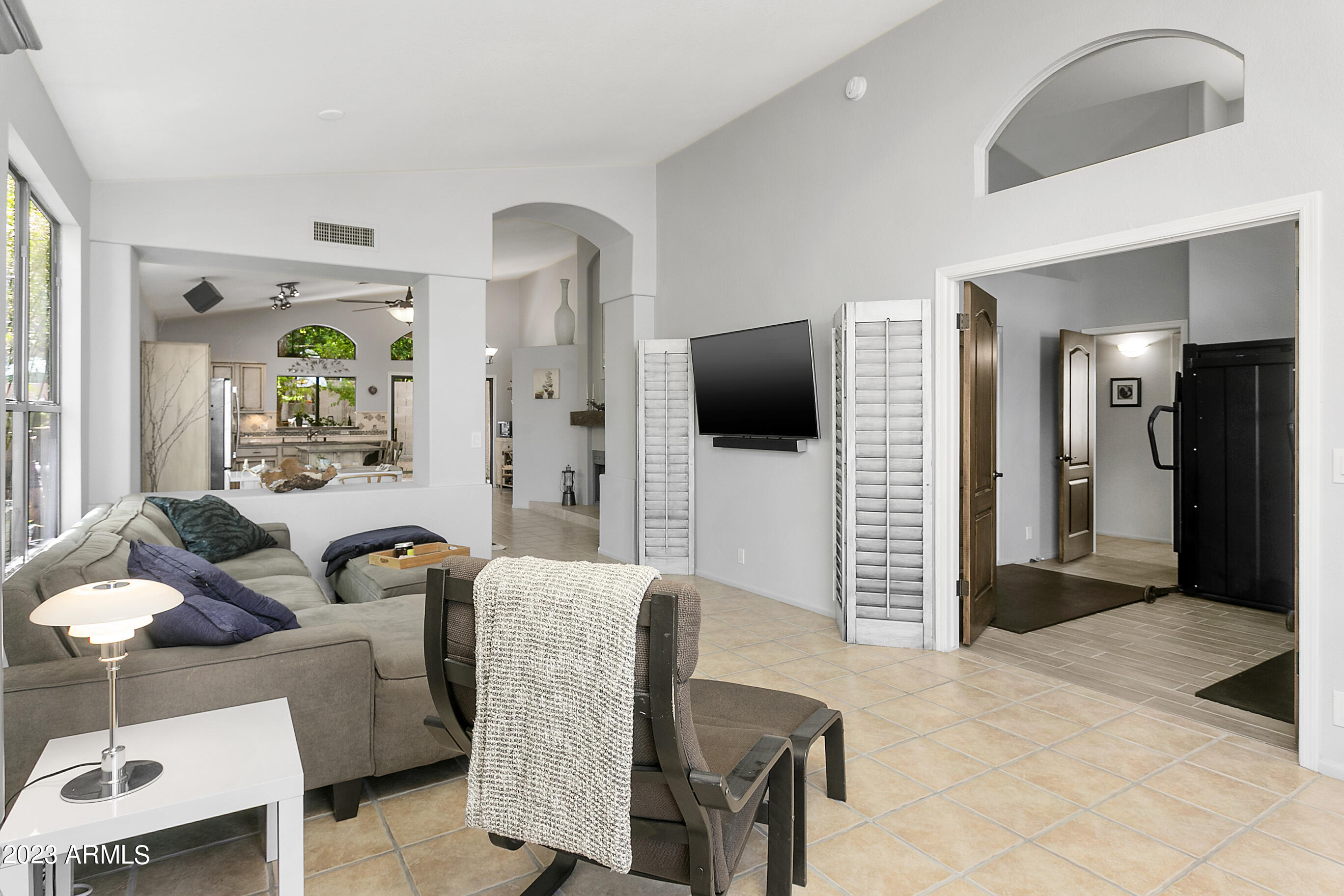 2121 E MENADOTA Drive