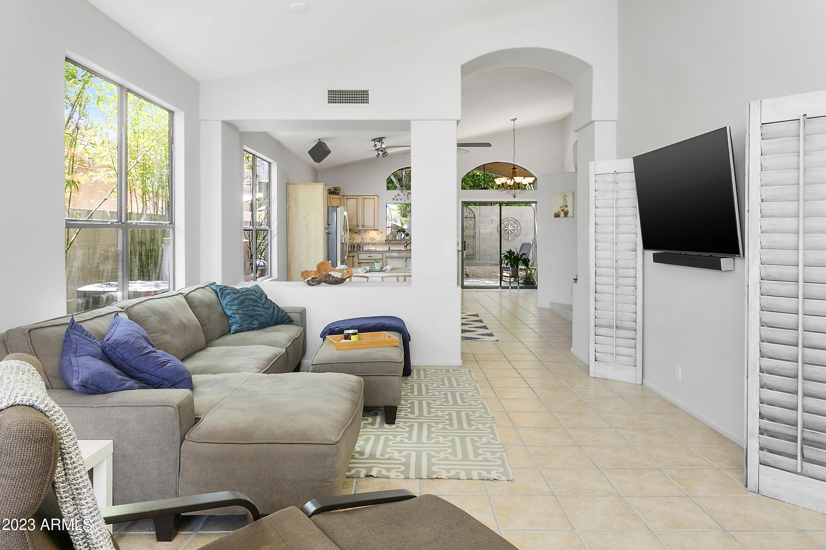 2121 E MENADOTA Drive