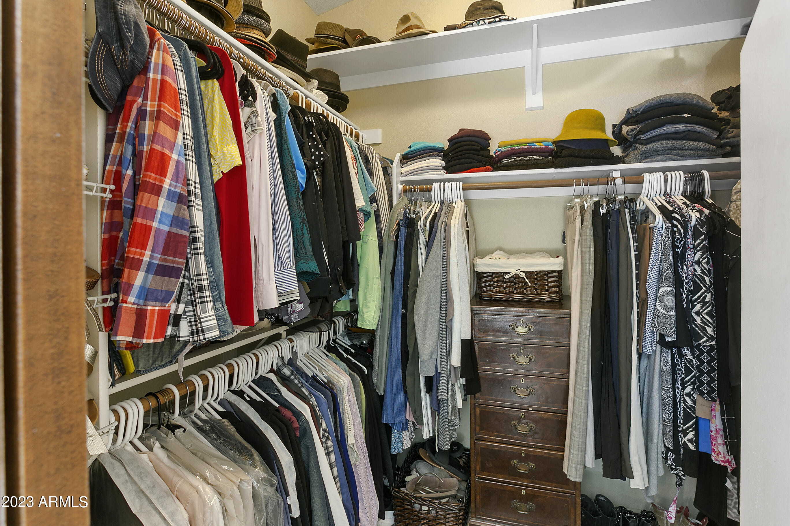 2121 E MENADOTA Drive