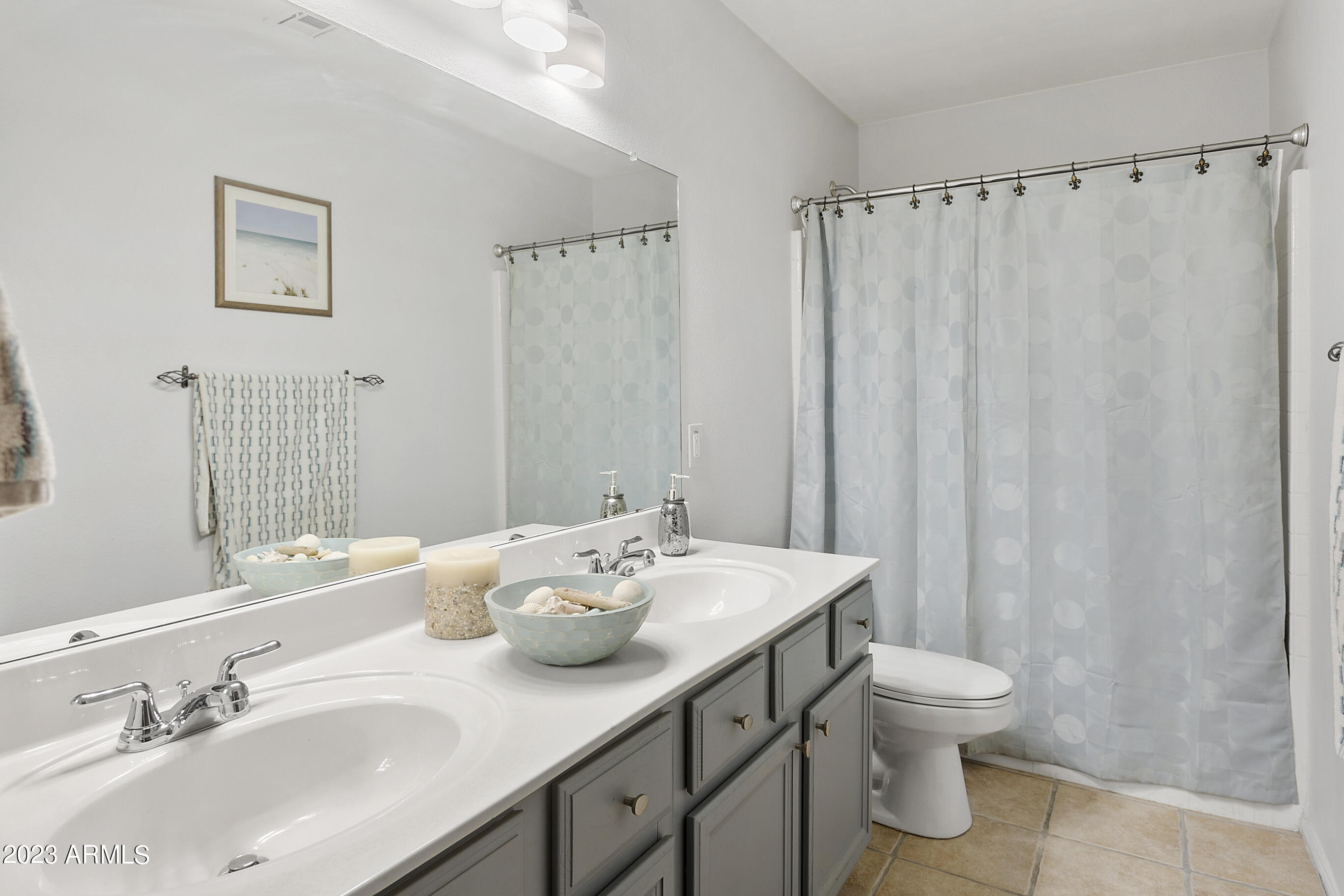 2121 E MENADOTA Drive