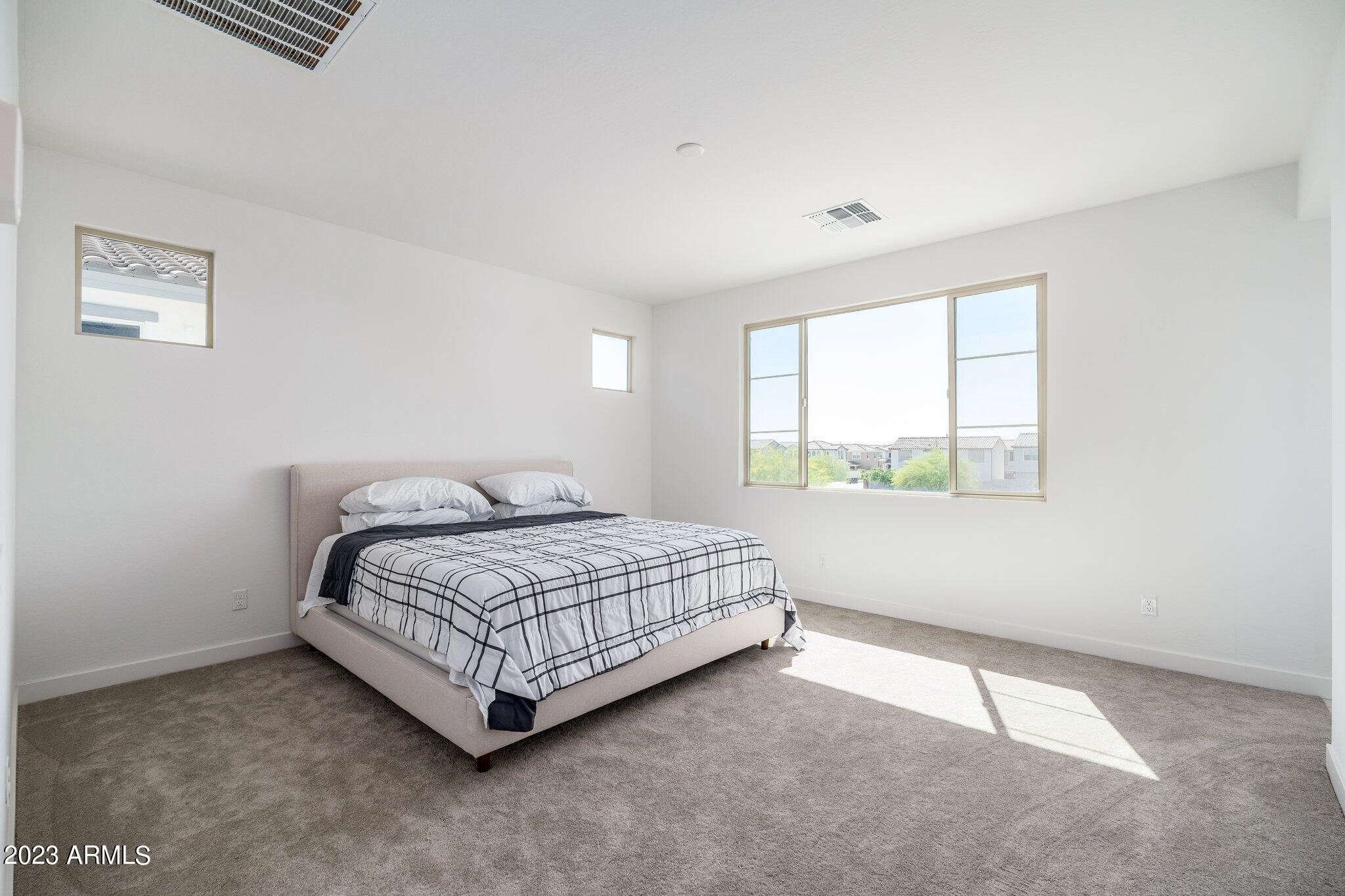 5832 S ABBEY
