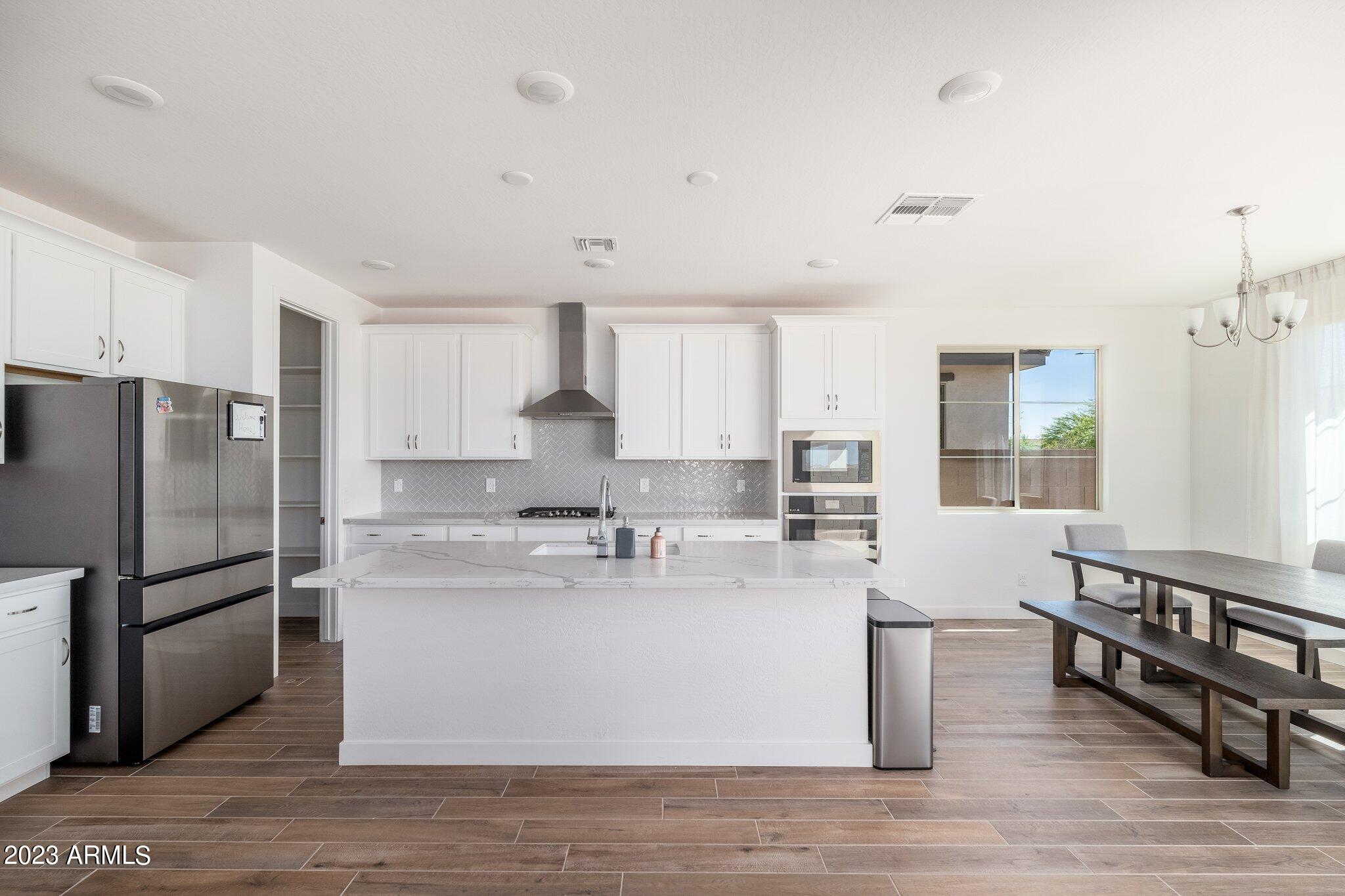 5832 S ABBEY