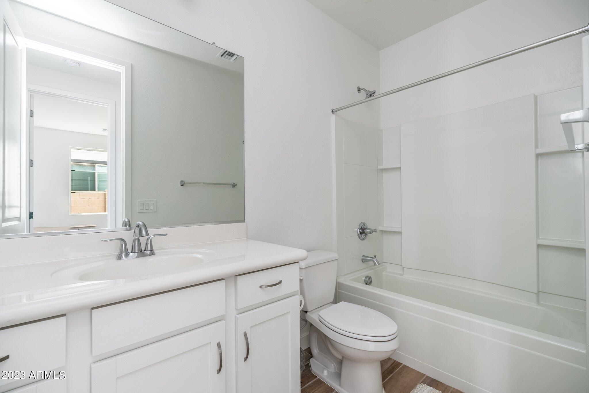 5832 S ABBEY