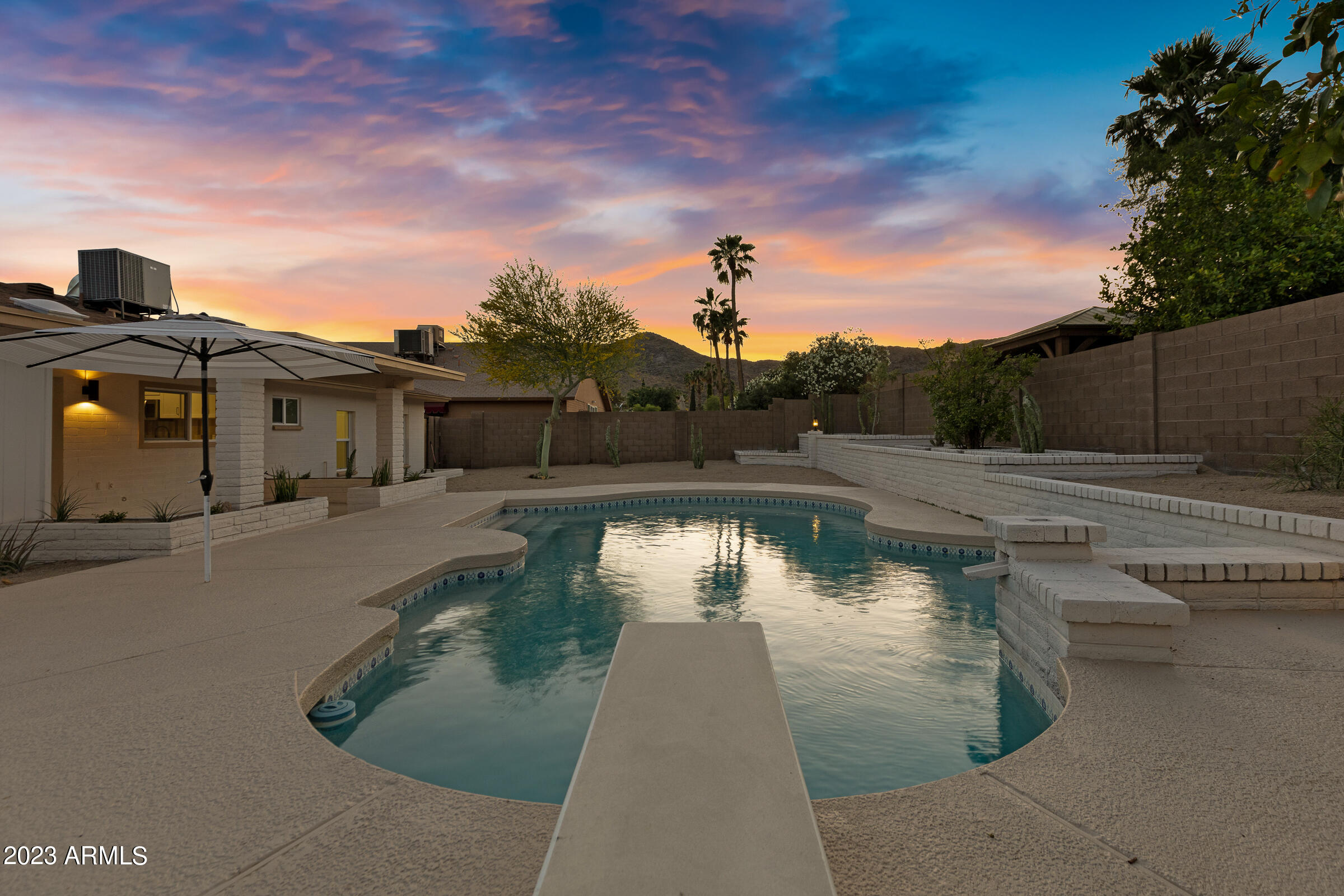 4324 E SUNRISE Drive