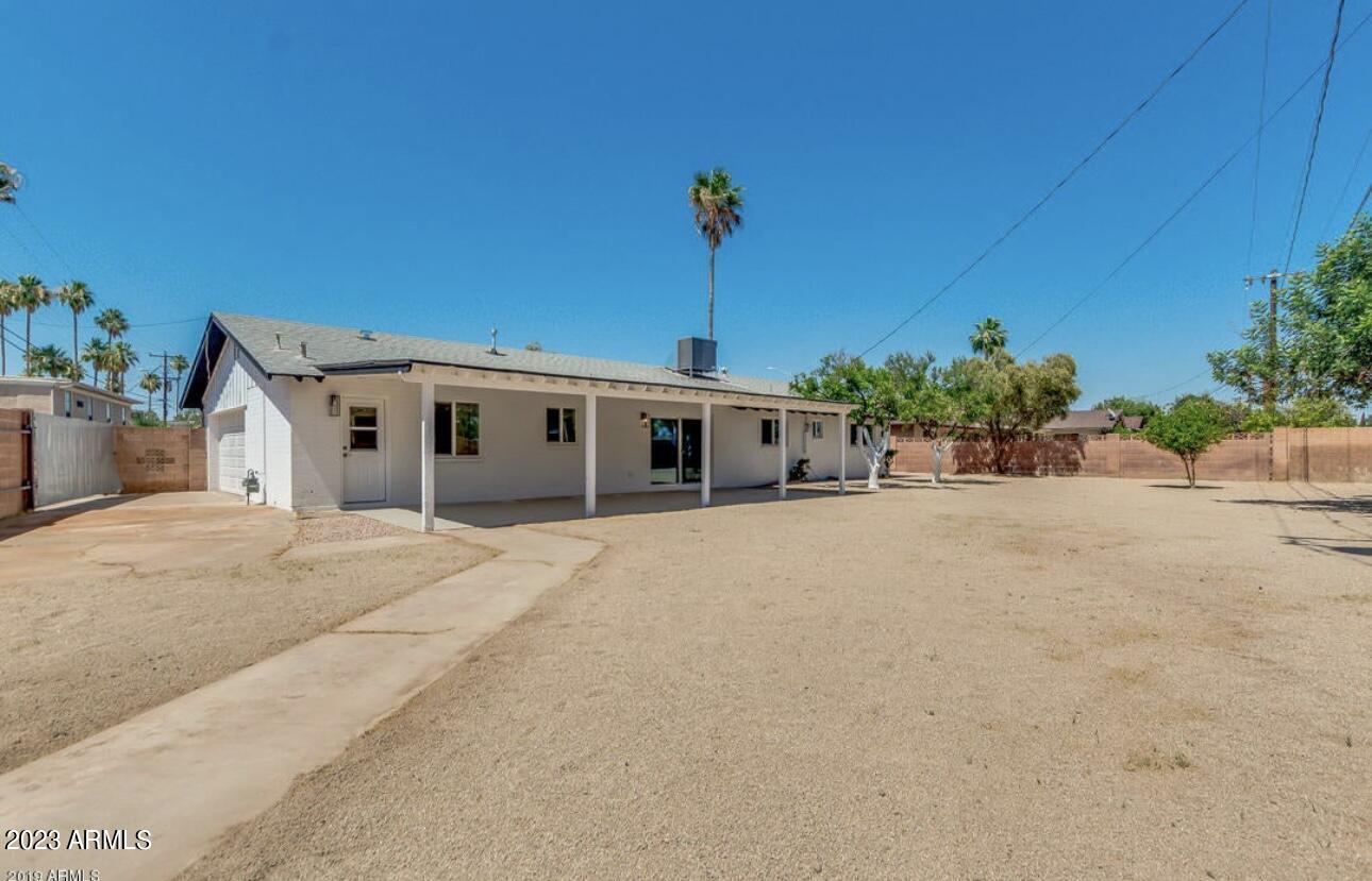 1809 E CONCORDA Drive