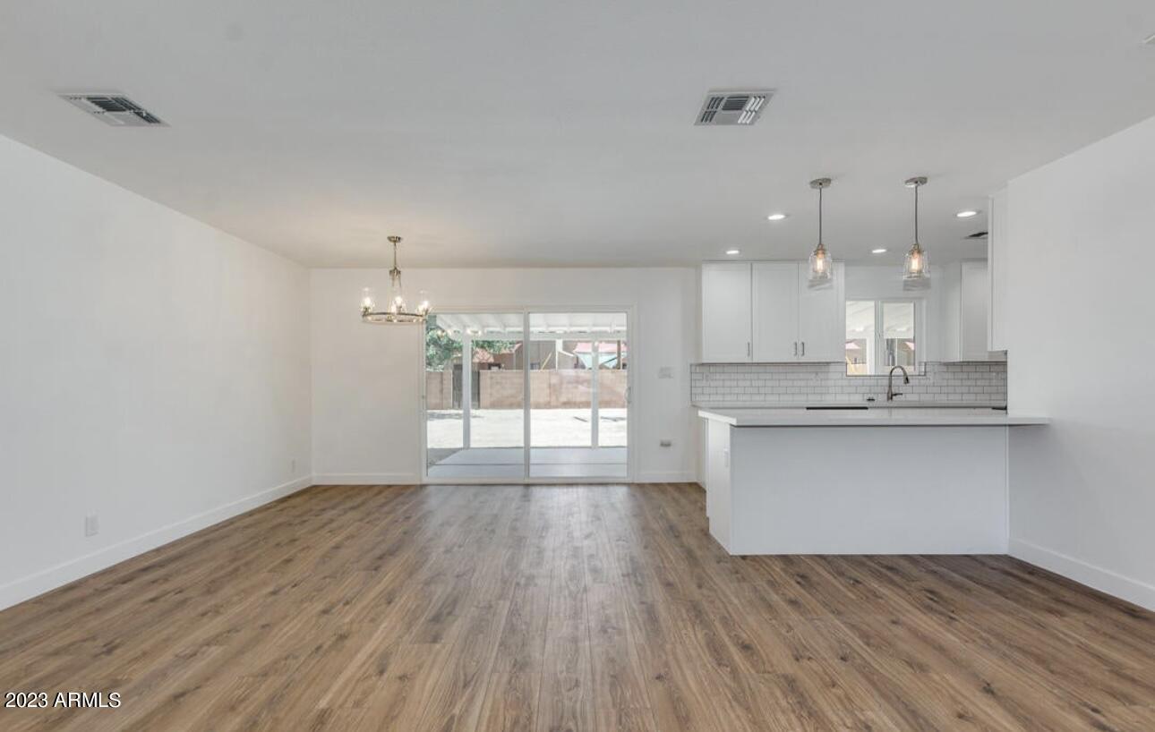 1809 E CONCORDA Drive