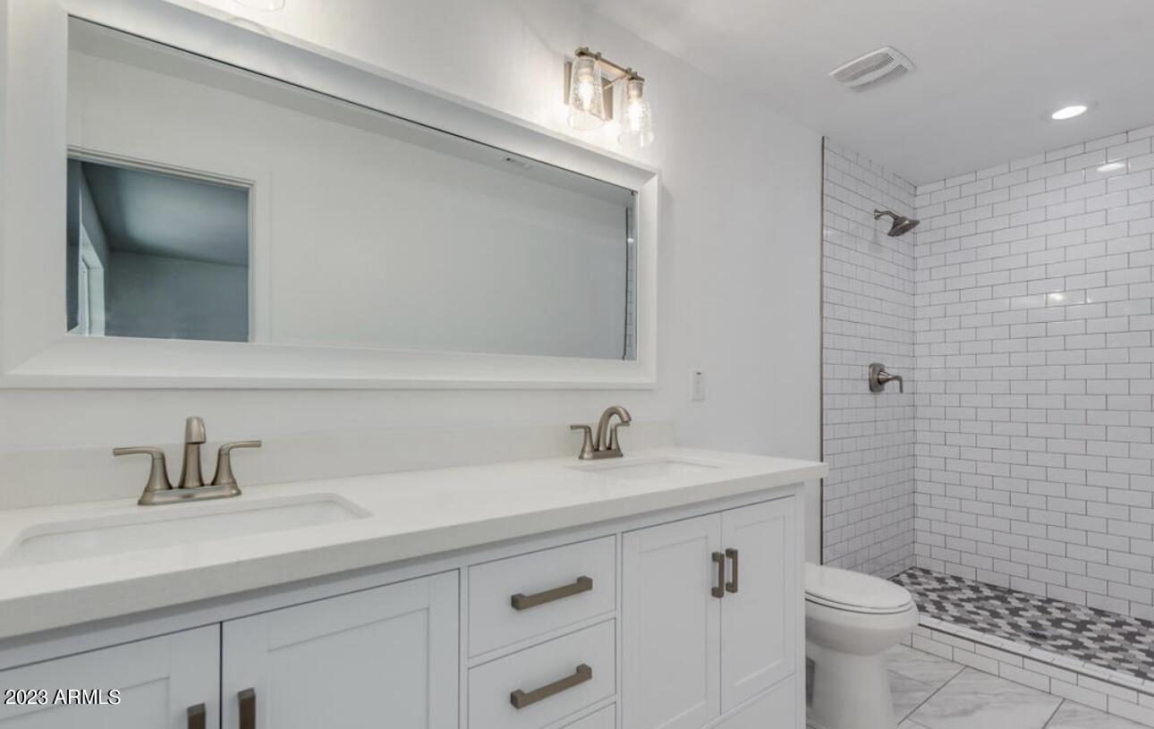 1809 E CONCORDA Drive