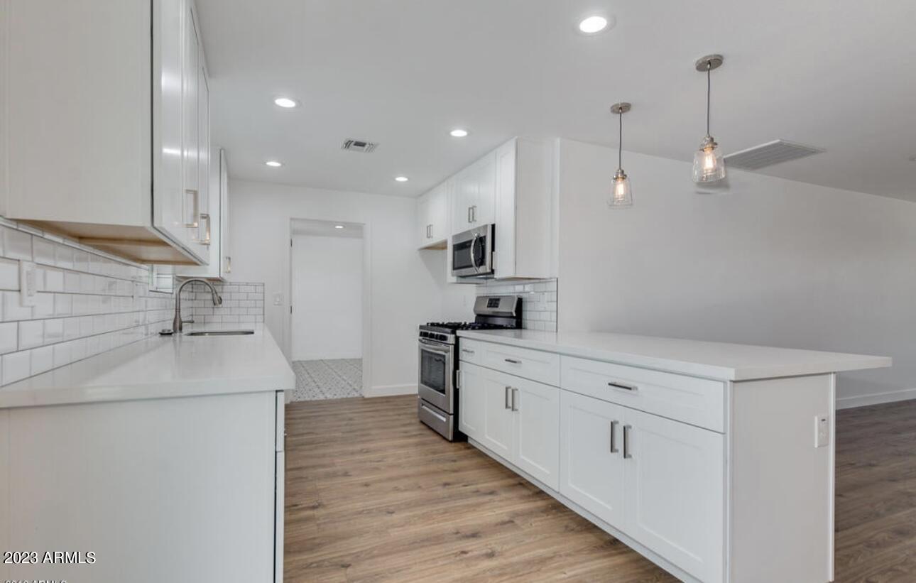 1809 E CONCORDA Drive