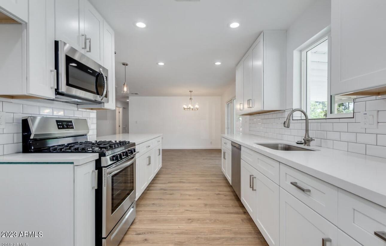 1809 E CONCORDA Drive