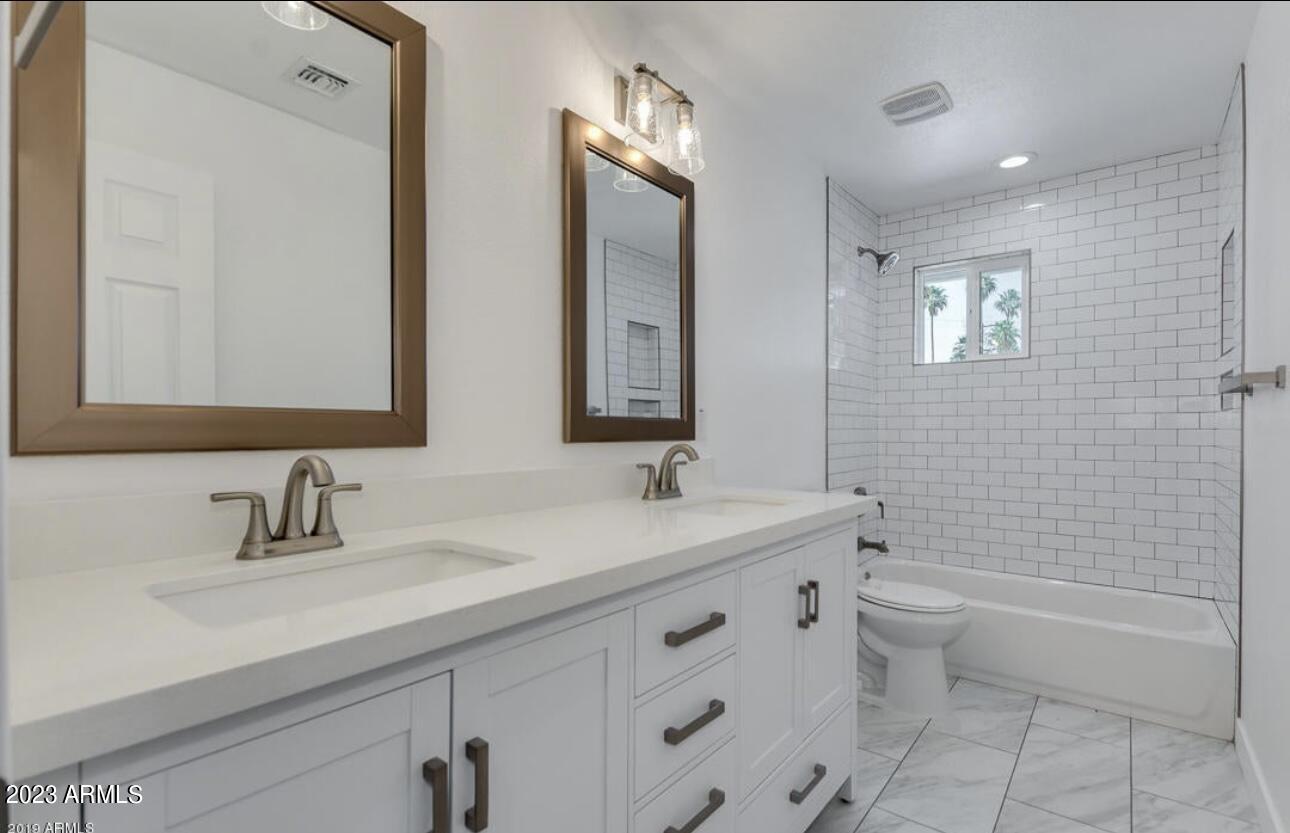 1809 E CONCORDA Drive