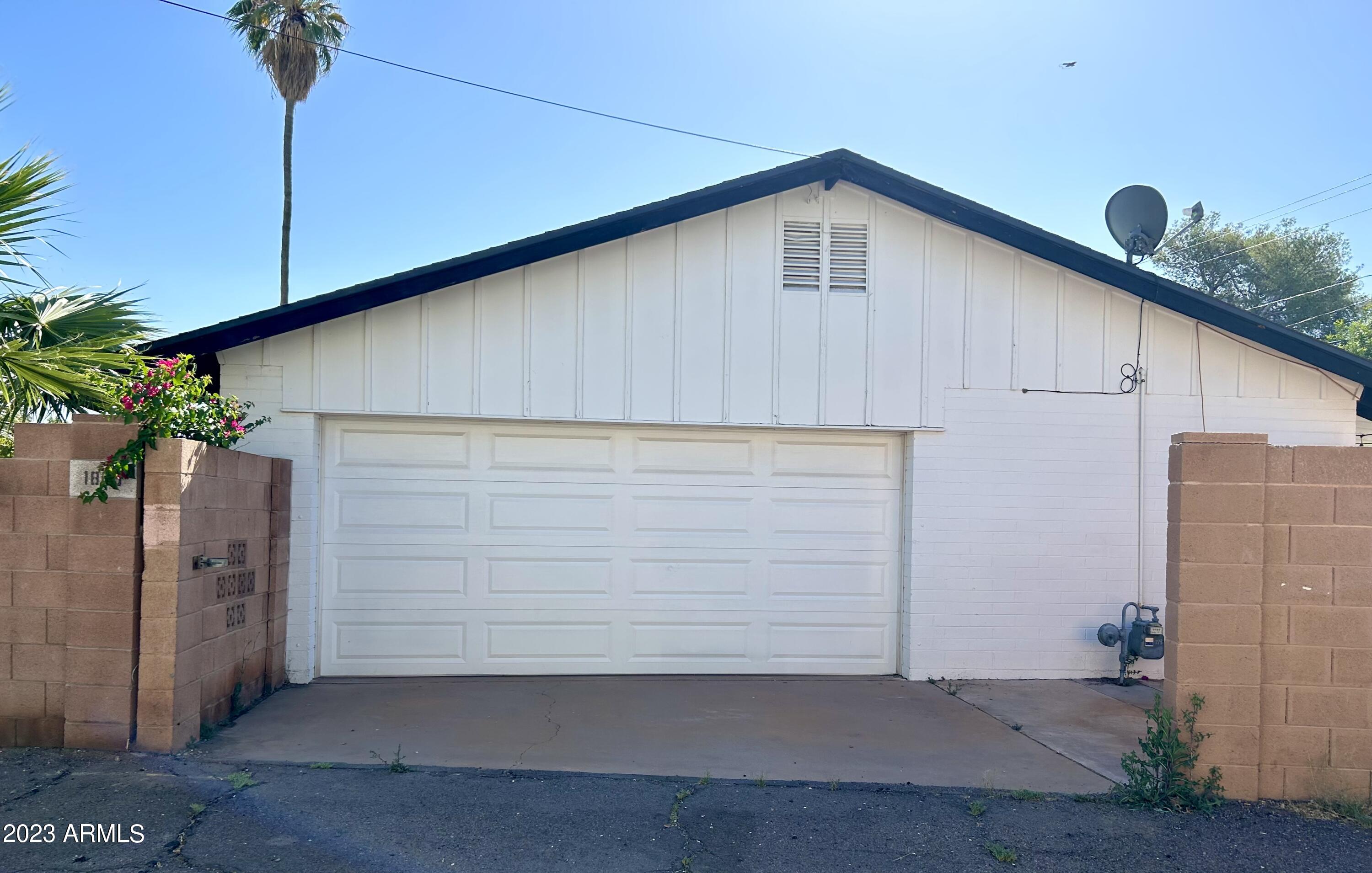 1809 E CONCORDA Drive