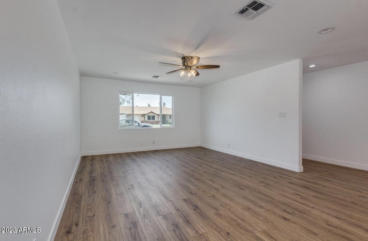 1809 E CONCORDA Drive