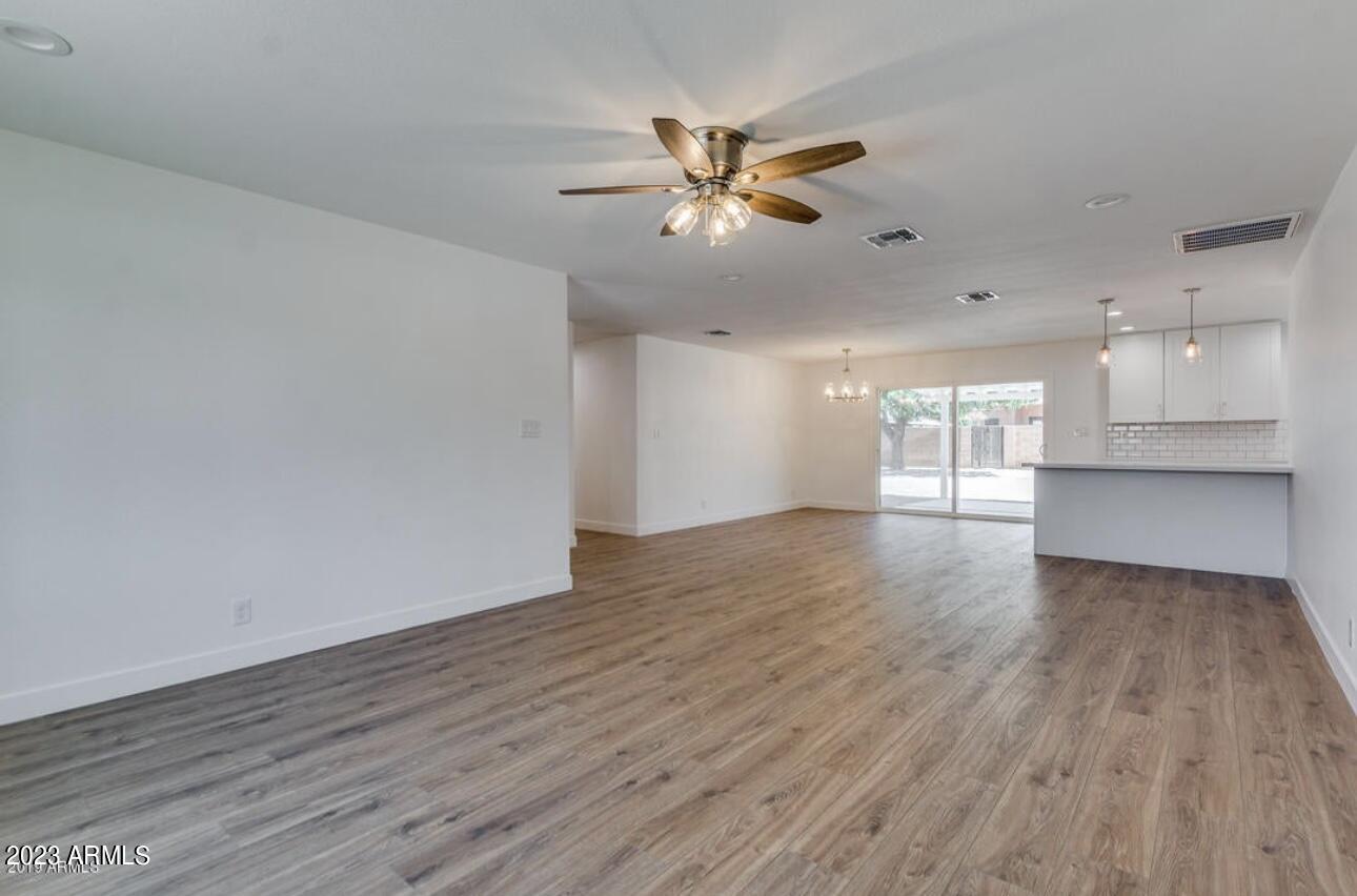 1809 E CONCORDA Drive