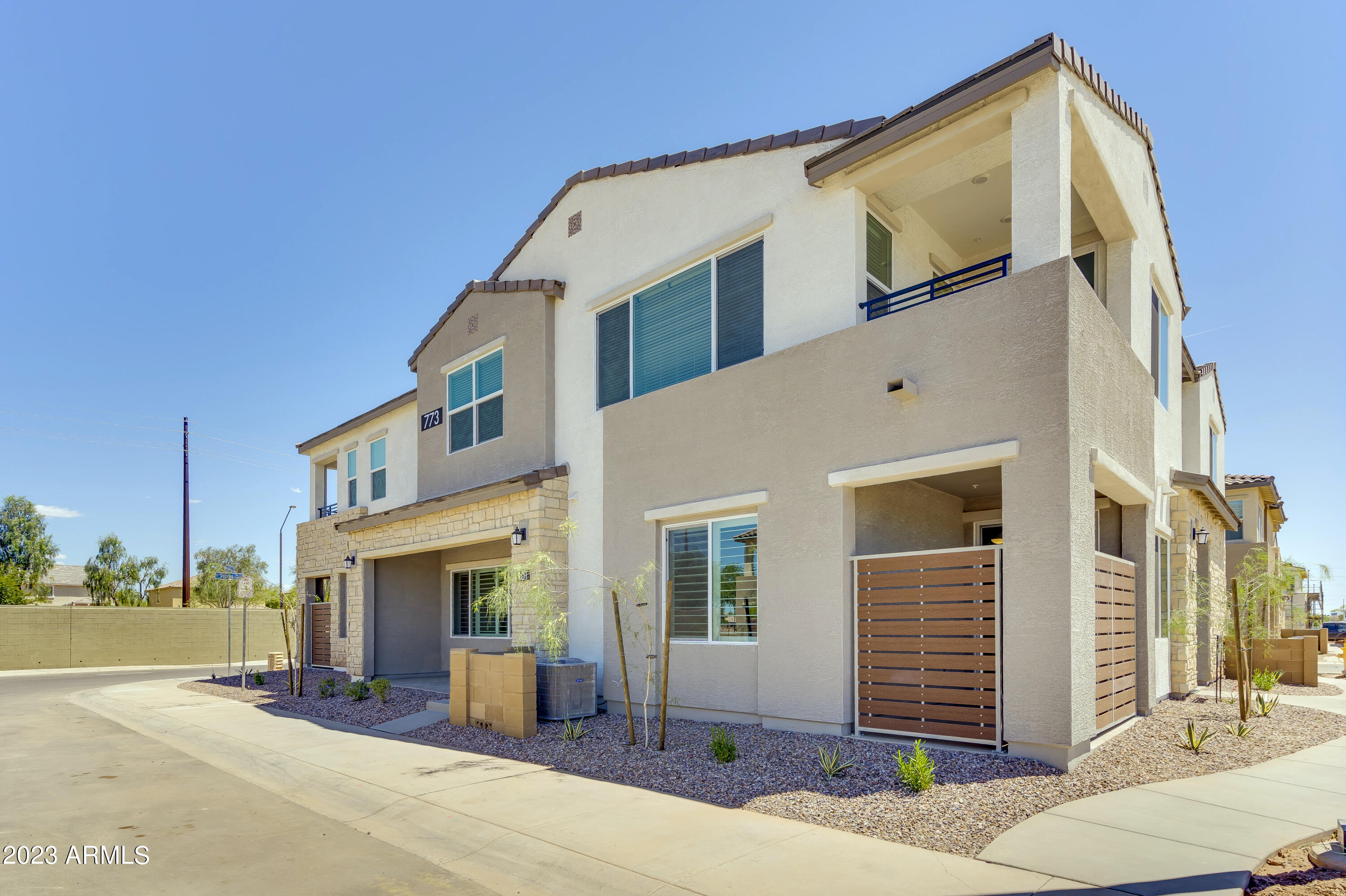 773 E LARK Street, 101