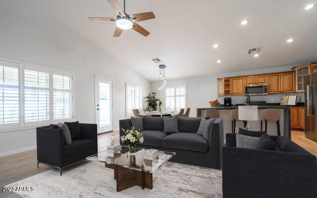 4058 E VISTA Drive
