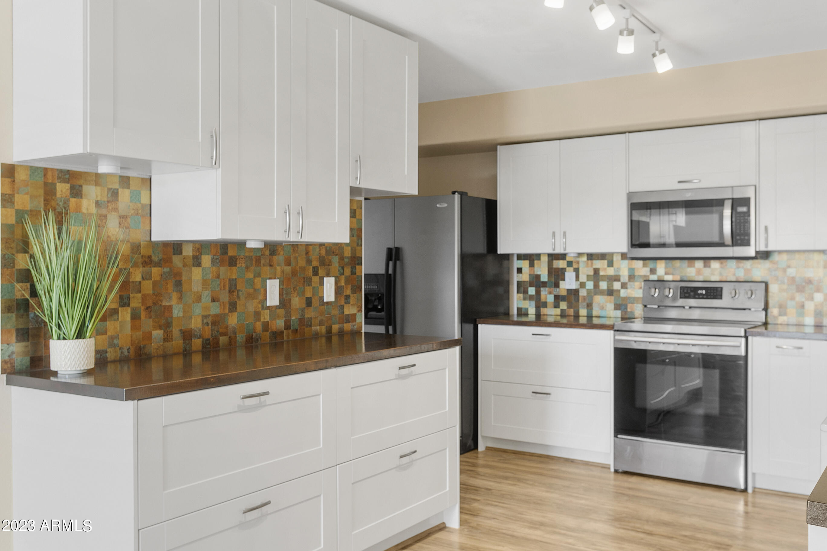 1175 W SALMON Court