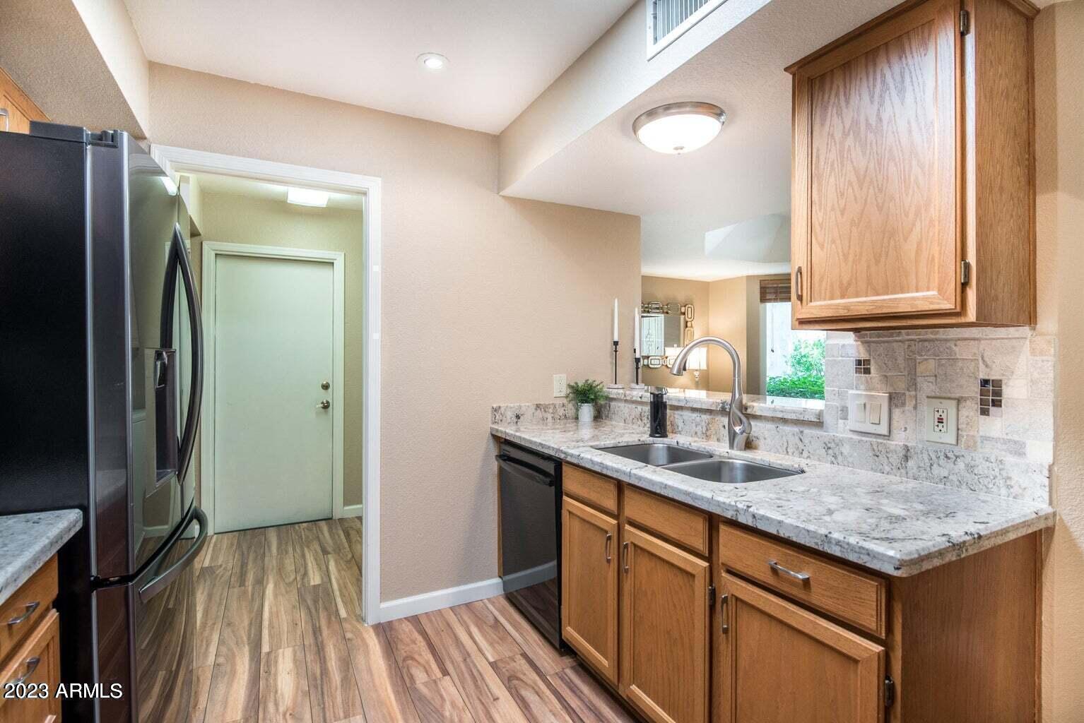 9112 W TOPEKA Drive