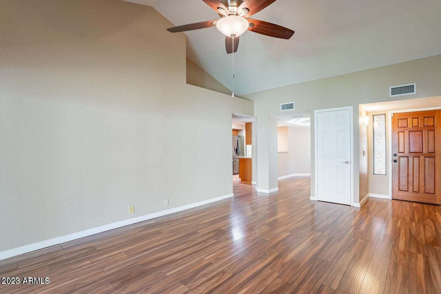 9112 W TOPEKA Drive