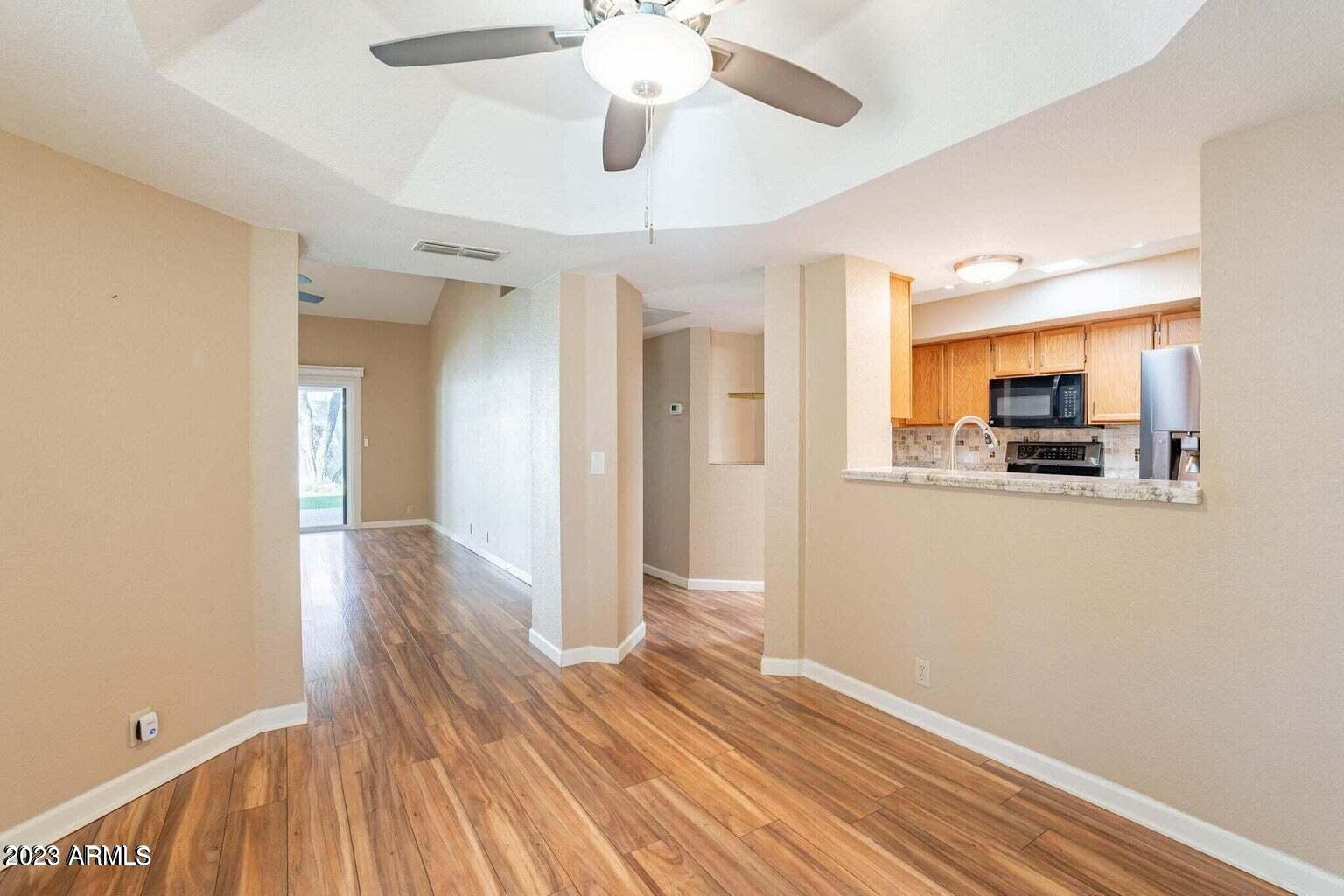 9112 W TOPEKA Drive