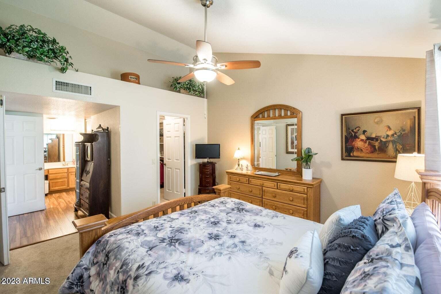9112 W TOPEKA Drive