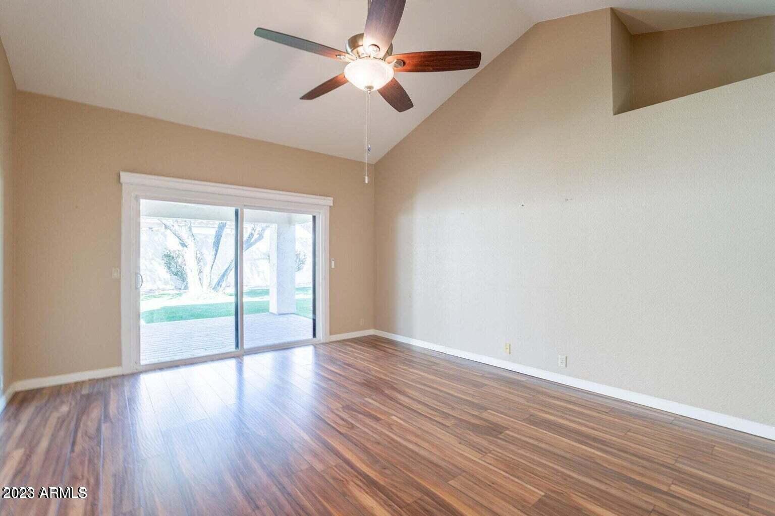 9112 W TOPEKA Drive