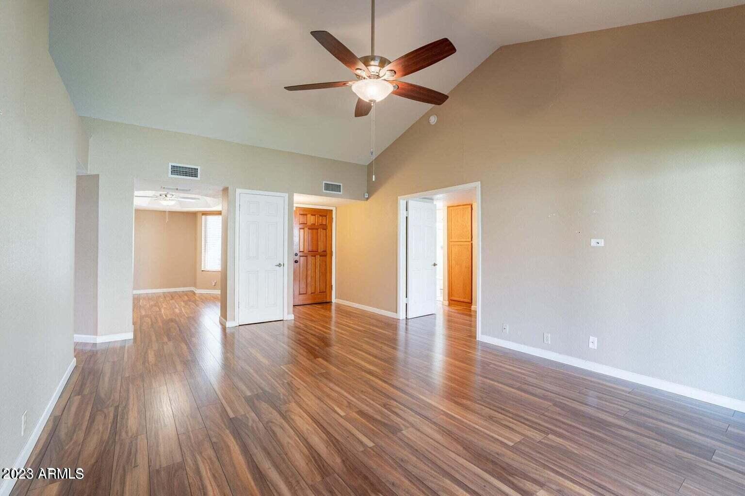 9112 W TOPEKA Drive