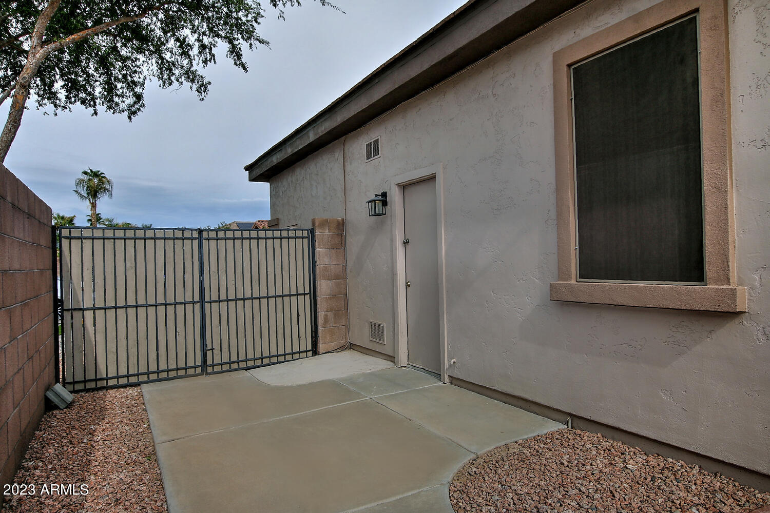 4425 S CROSSCREEK Drive