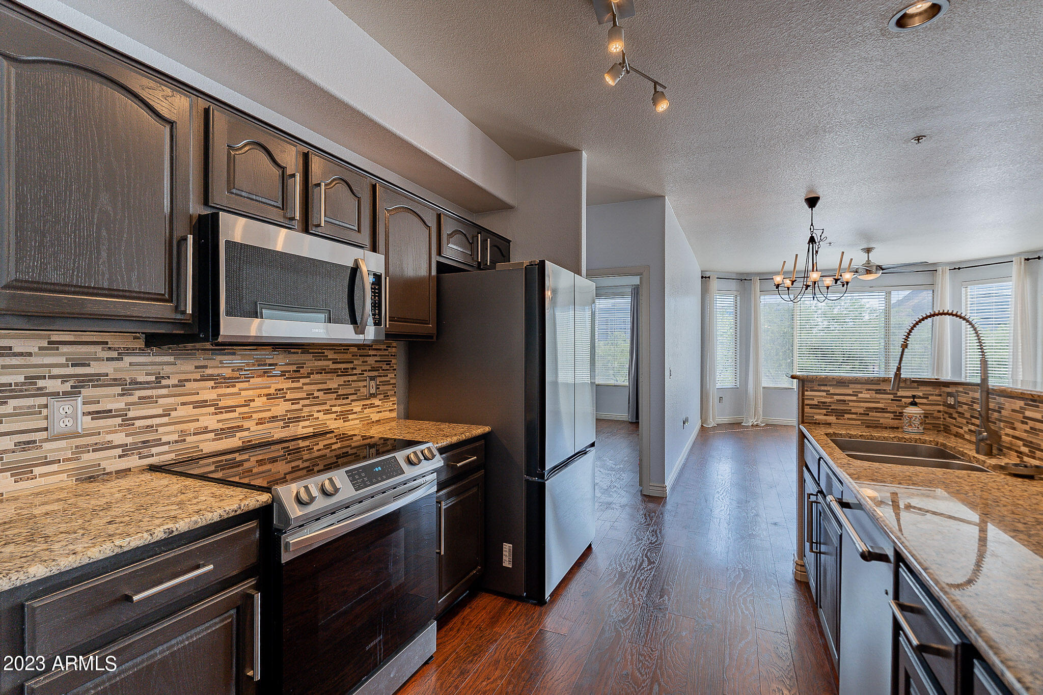 435 W RIO SALADO Parkway, 306