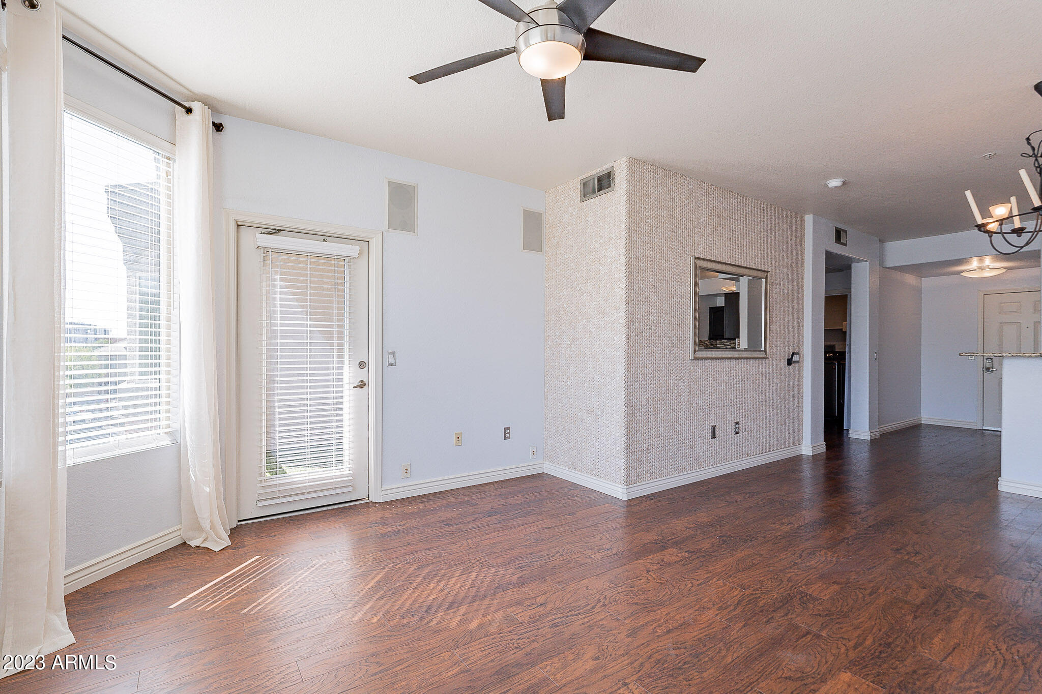 435 W RIO SALADO Parkway, 306