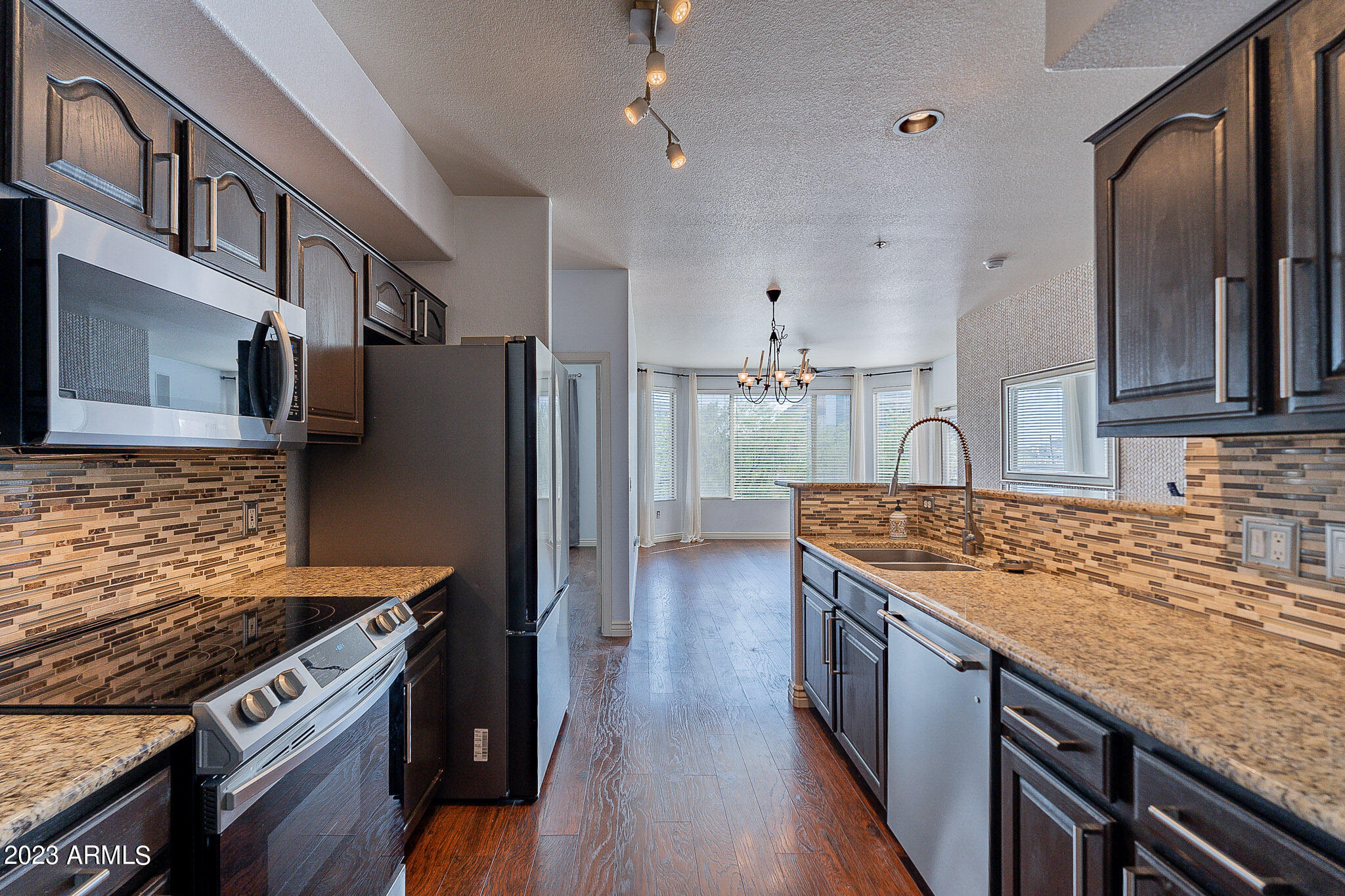 435 W RIO SALADO Parkway, 306