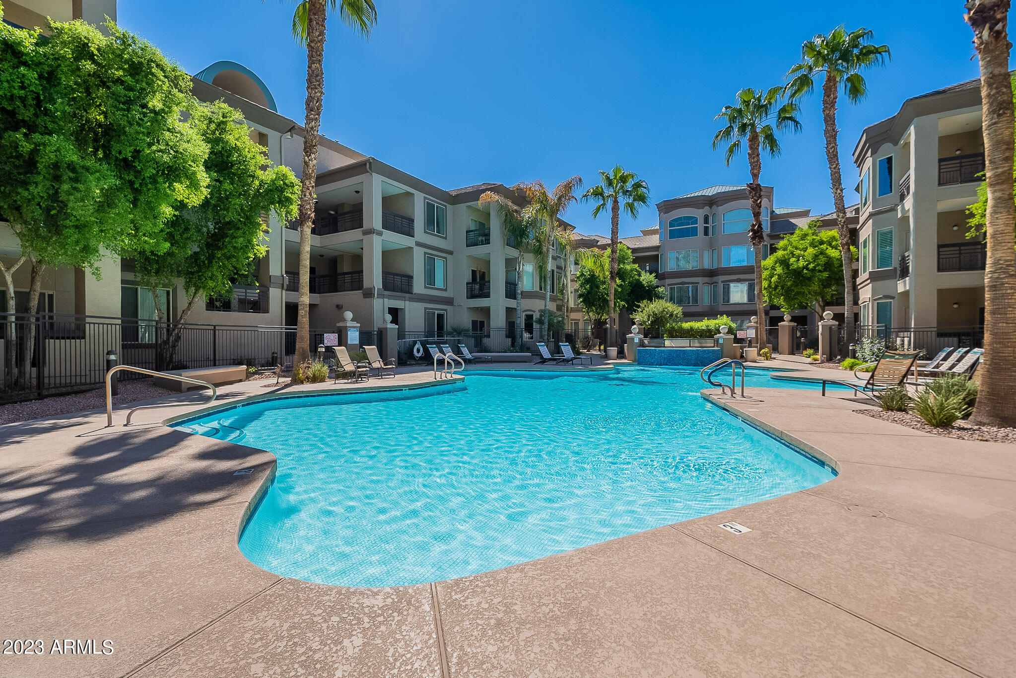 435 W RIO SALADO Parkway, 306