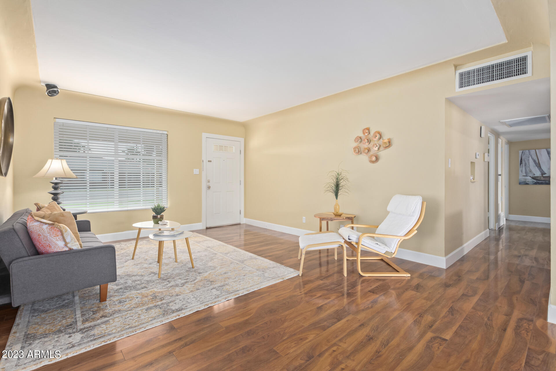 2546 E HEATHERBRAE Drive