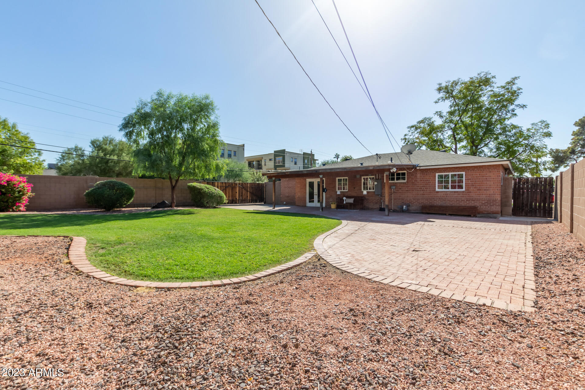 2546 E HEATHERBRAE Drive