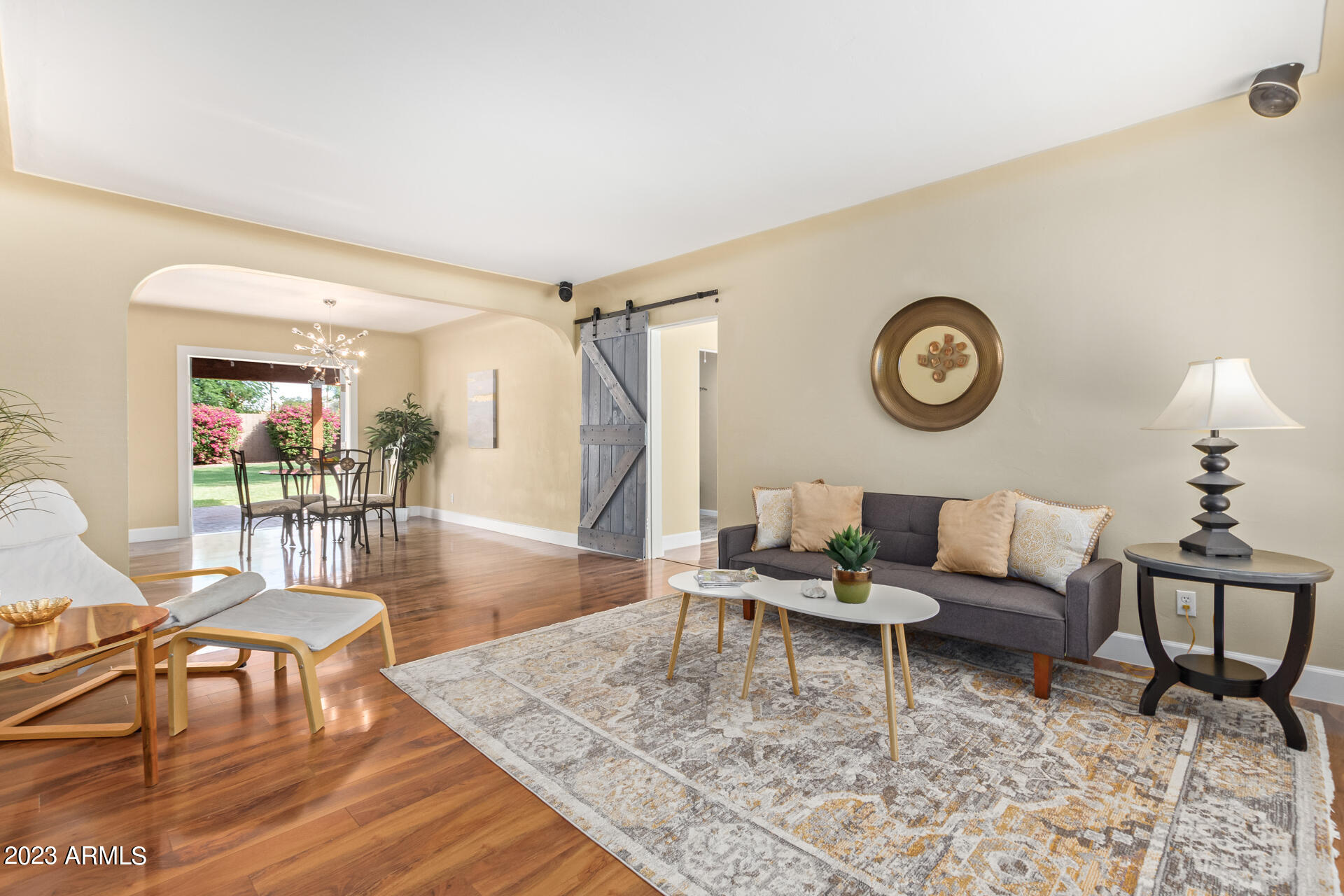 2546 E HEATHERBRAE Drive