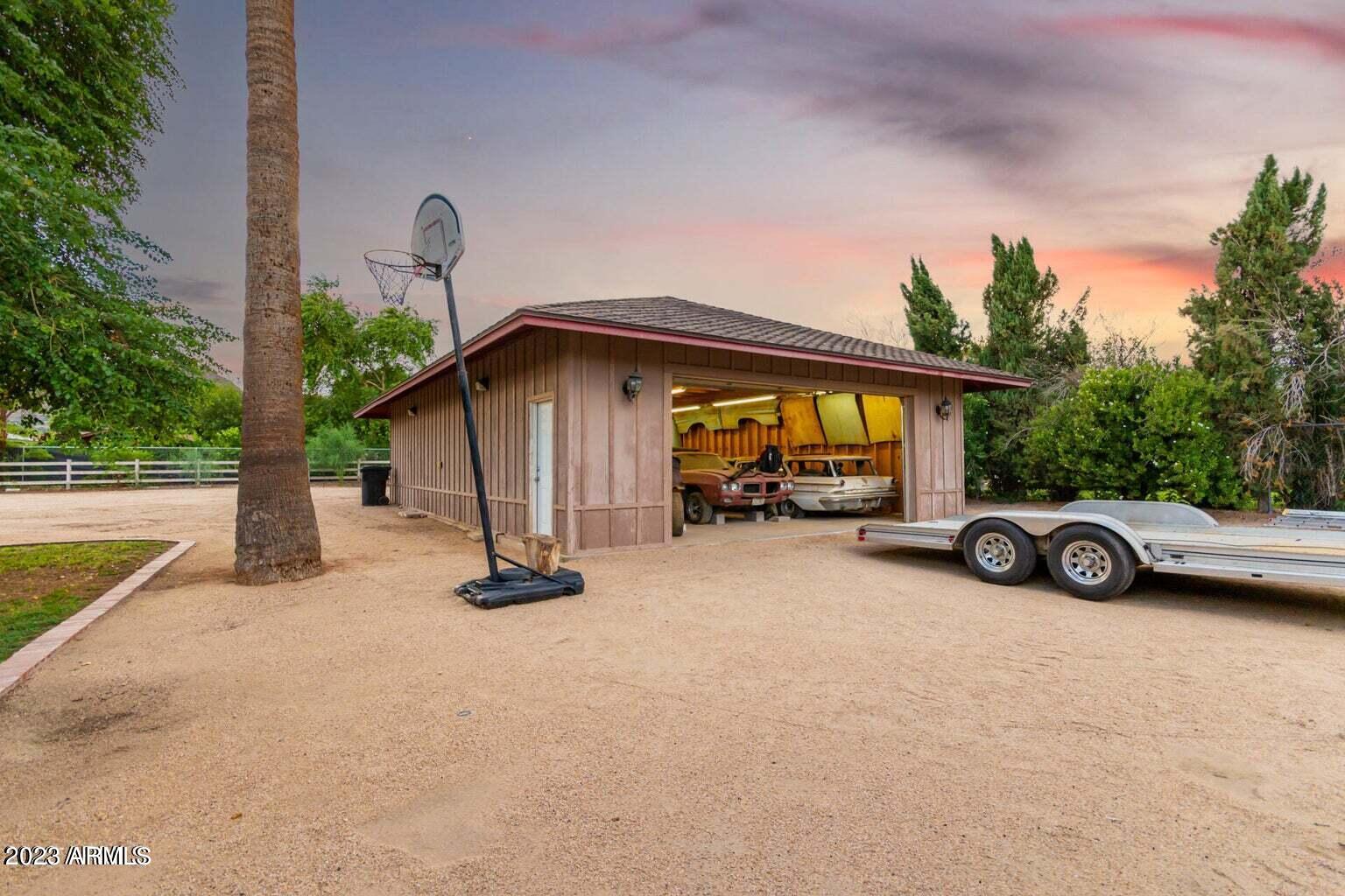 5544 N QUAIL Place