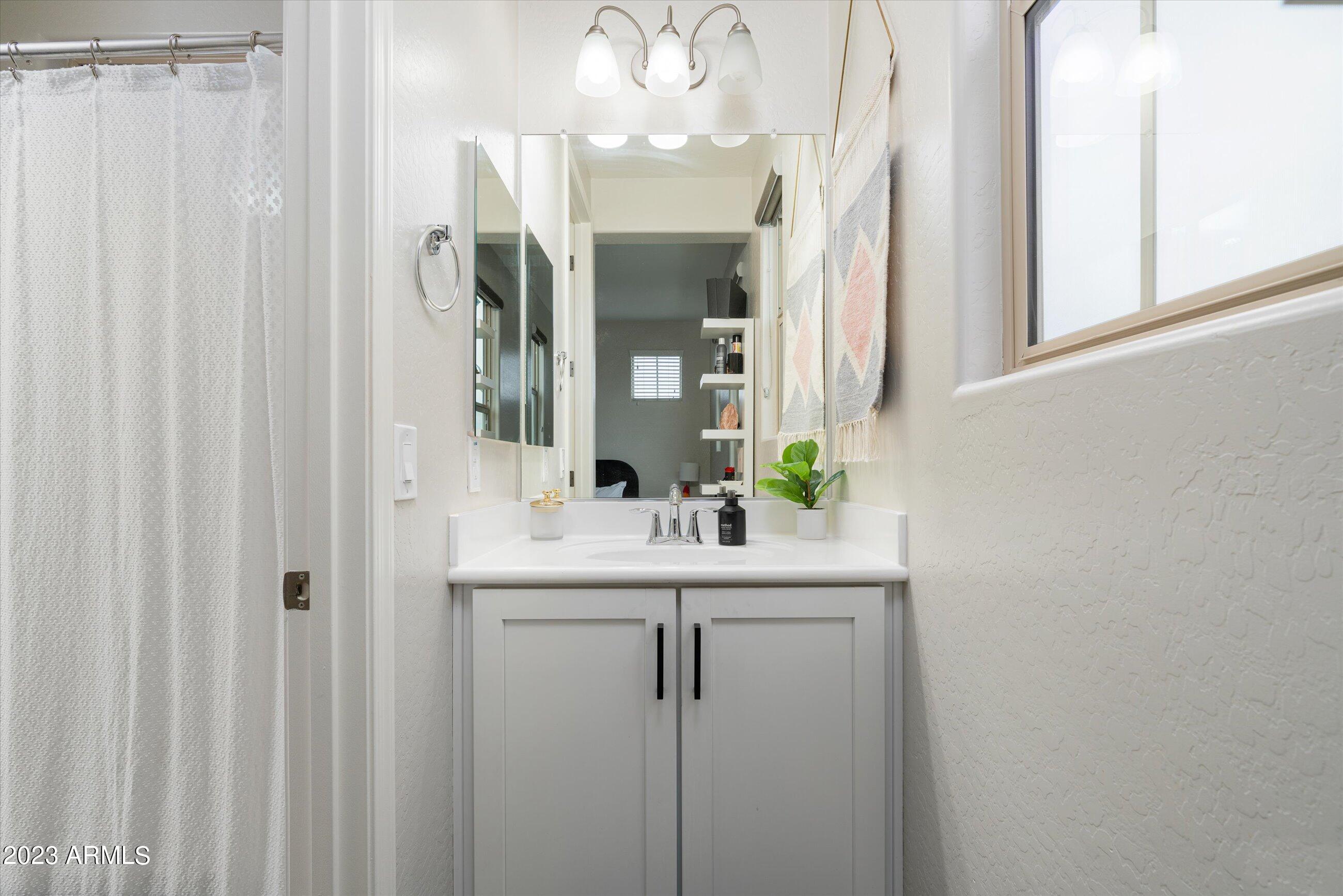 1804 W TOMBSTONE Trail